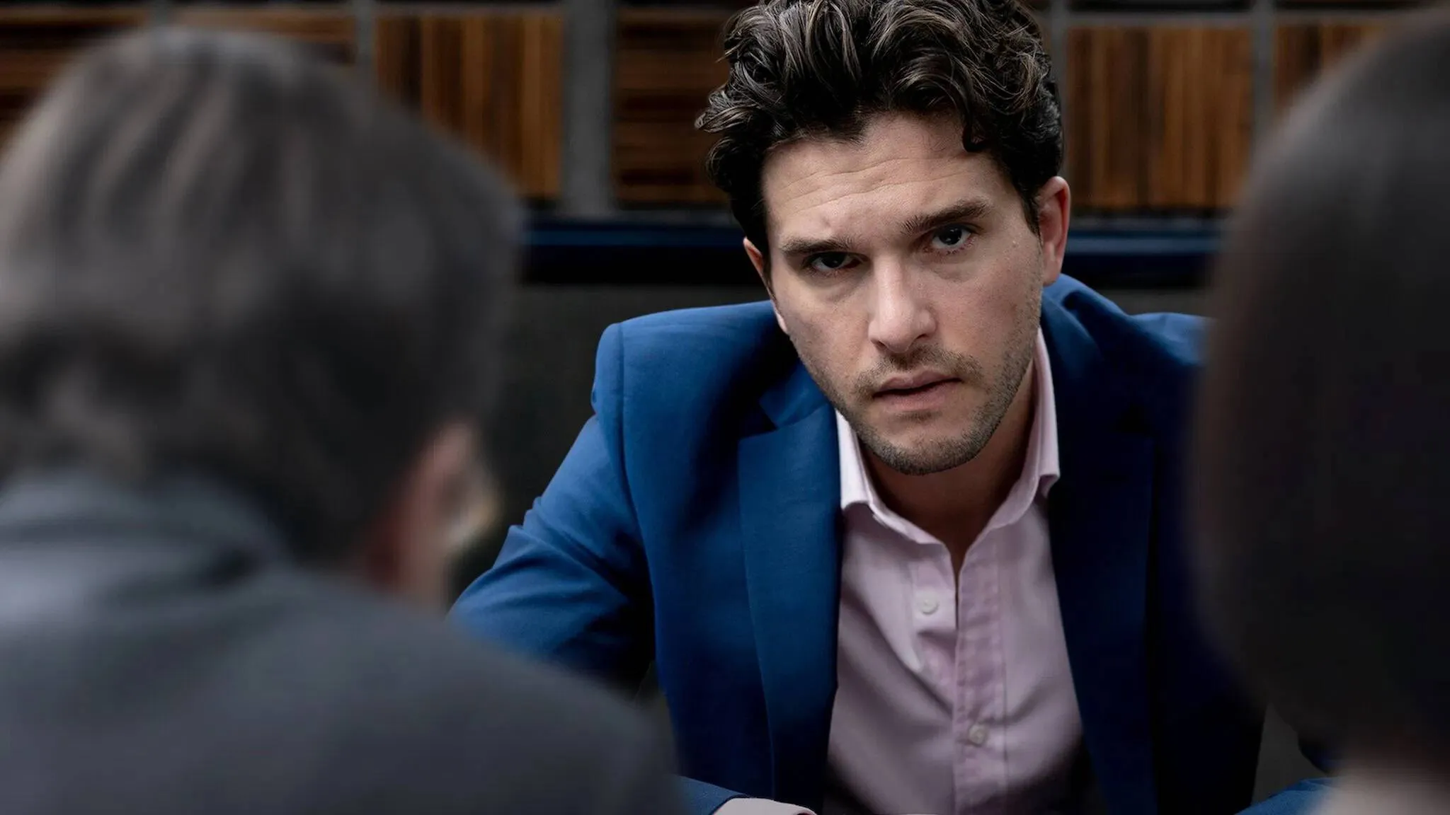 David Tennant en Kit Harington zijn op hun best in deze Britse Netflix-serie: "uitstekend!"