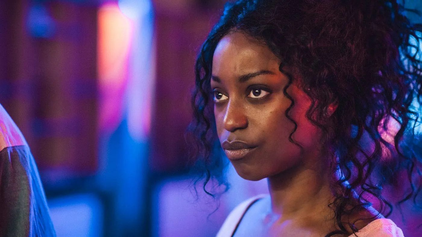 Migranten strijden om een verblijfsvergunning in de trailer van 'The Best Immigrant'