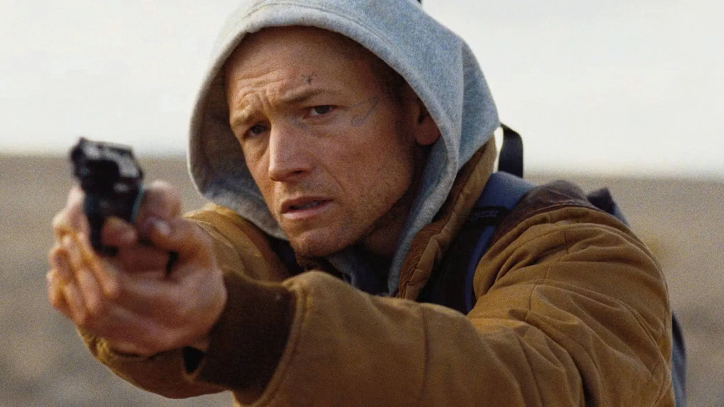 Taron Egerton blaast kijkers omver met keiharde nieuwe thriller: "Diep ontroerend!"