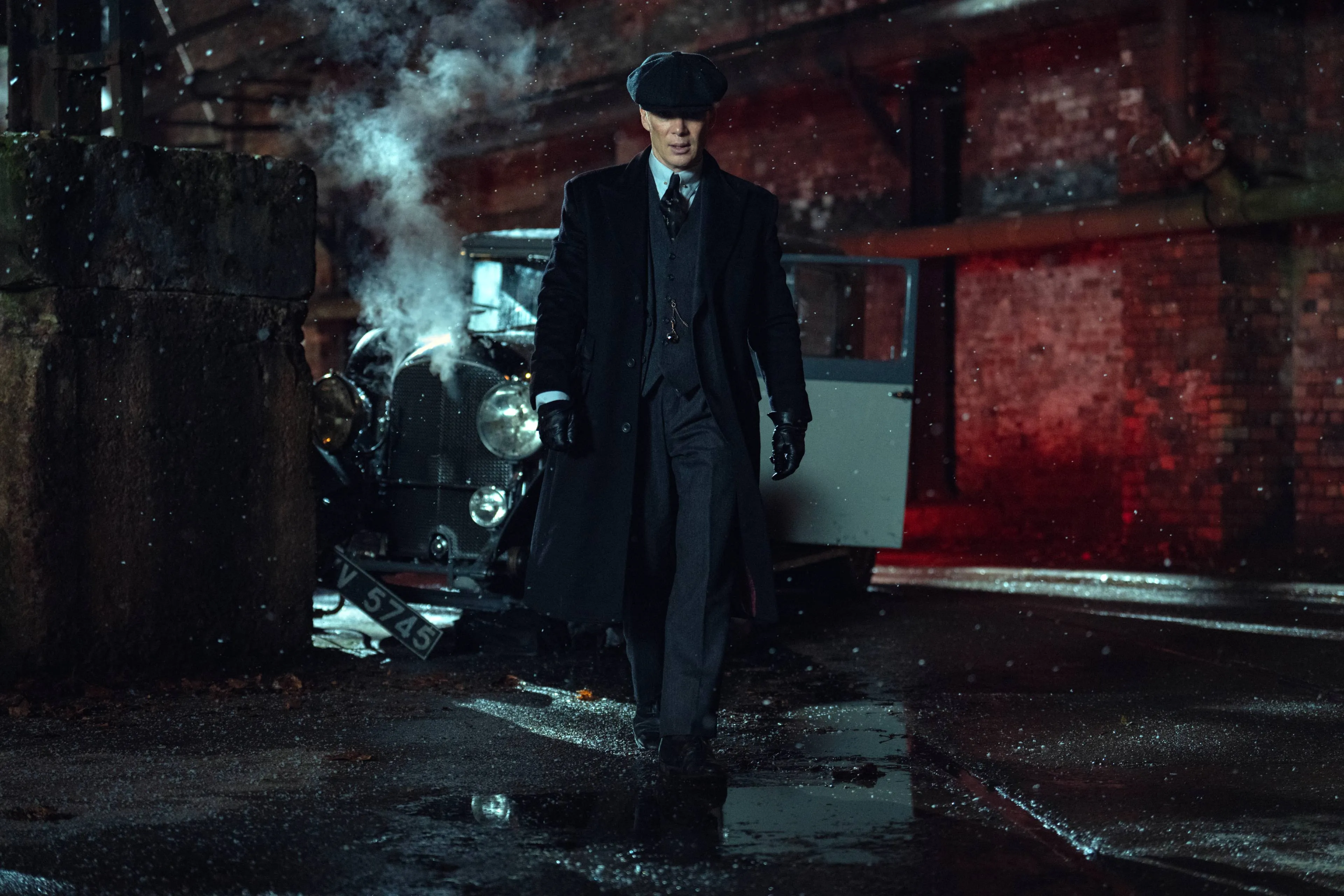 Netflix deelt explosieve nieuwe beelden van aankomende 'Peaky Blinders'-film