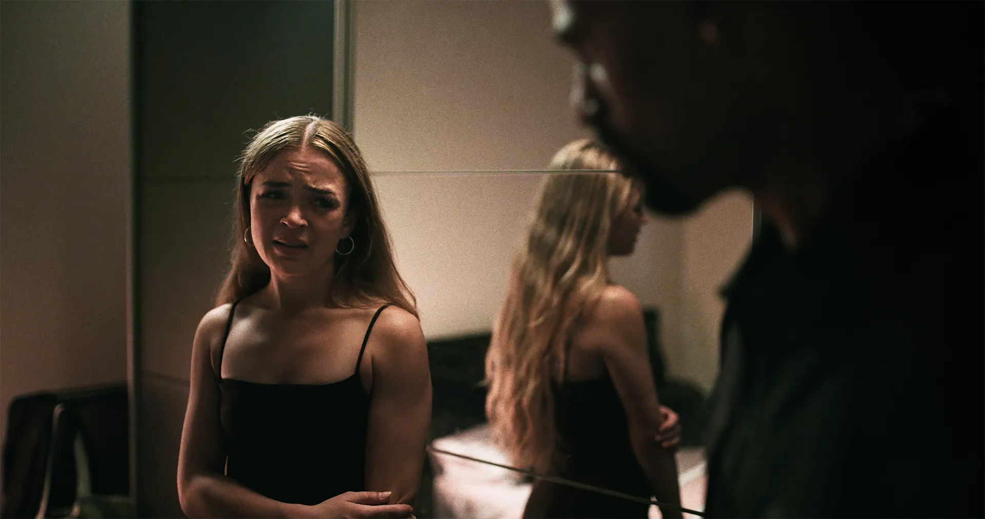 Youtube-docu geeft kijkje achter de schermen van 'Loverboy: Vertrouw Niemand'