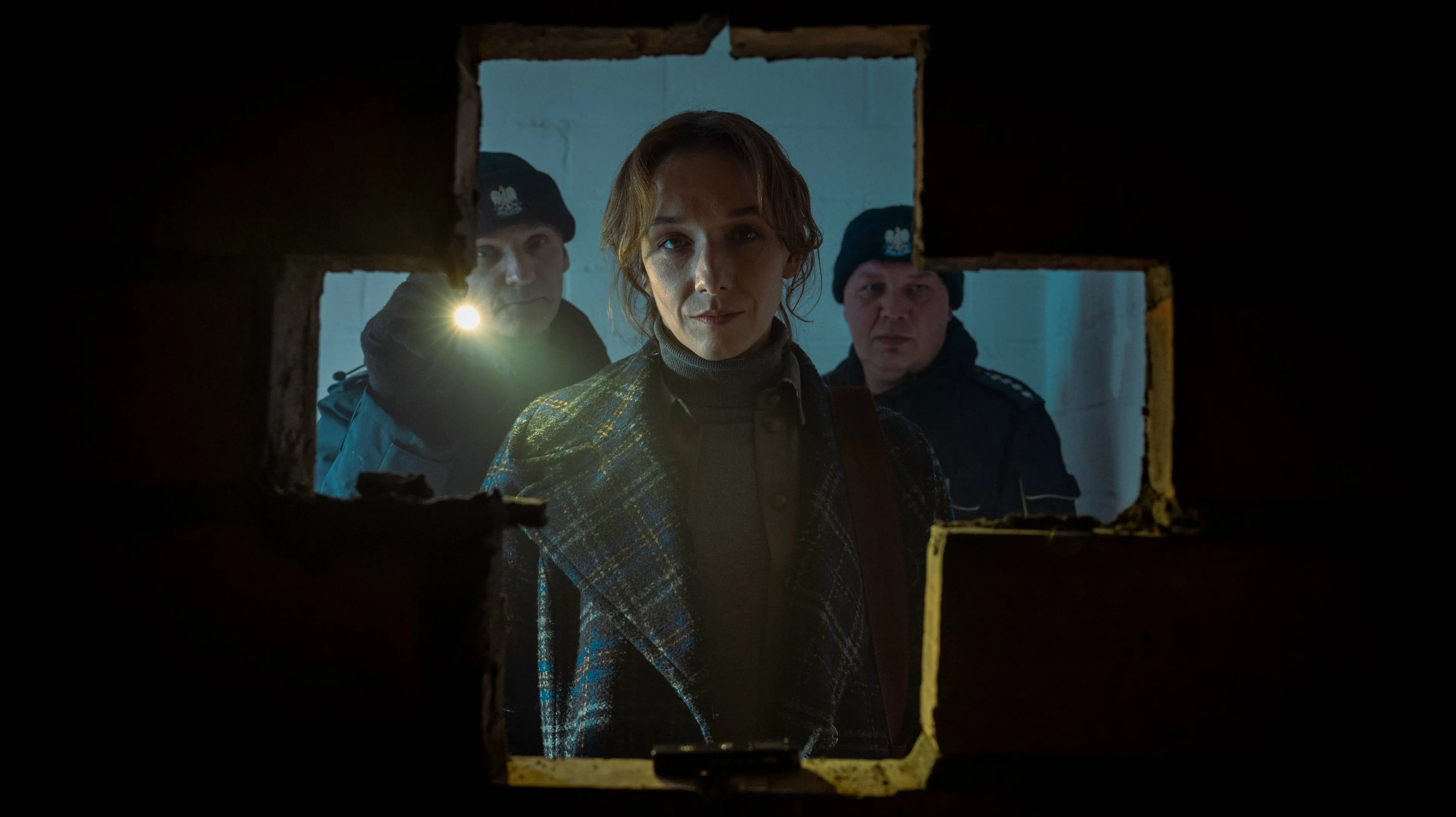 Netflix deelt eerste beelden van nieuwe duistere thriller 'The Saint'