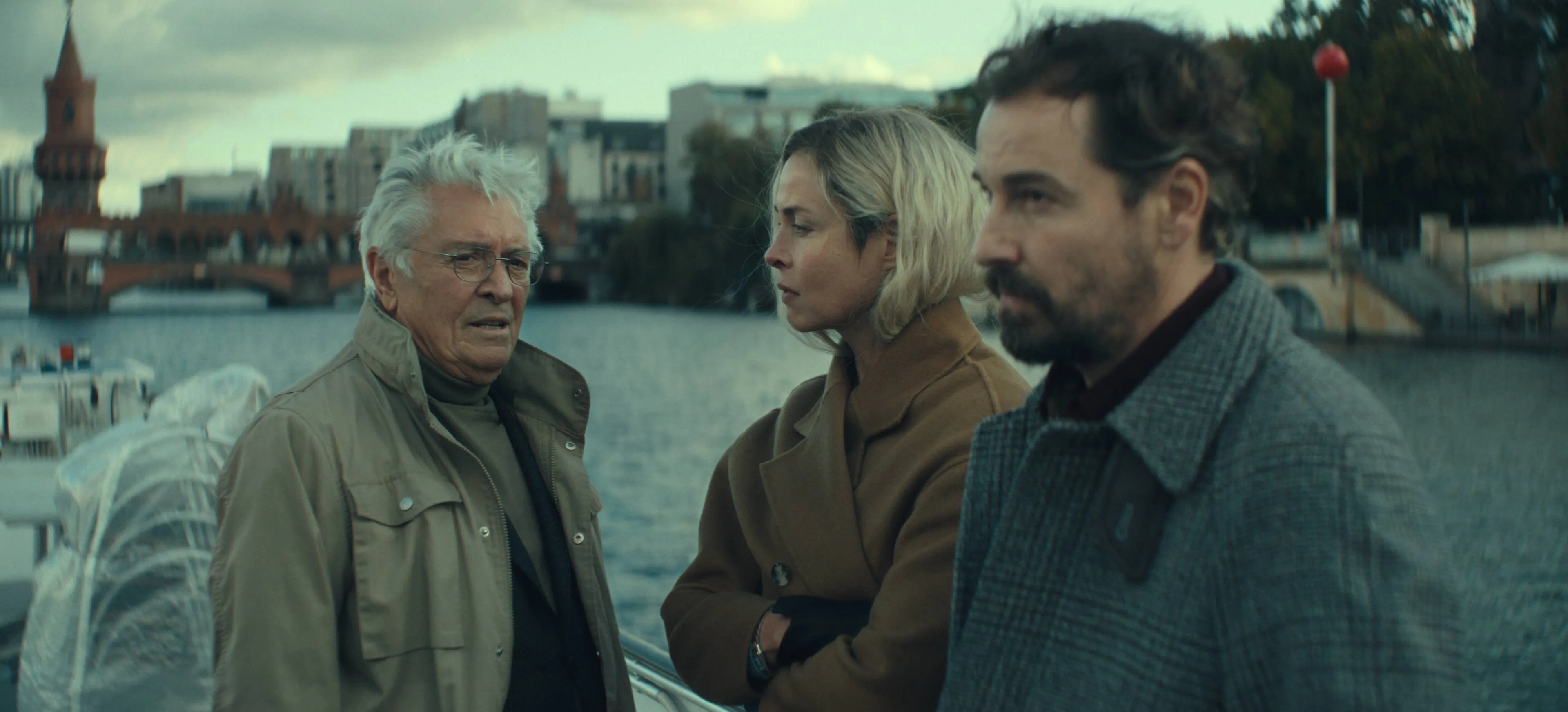 Netflix deelt officiële trailer van nieuwe spannende spionageserie