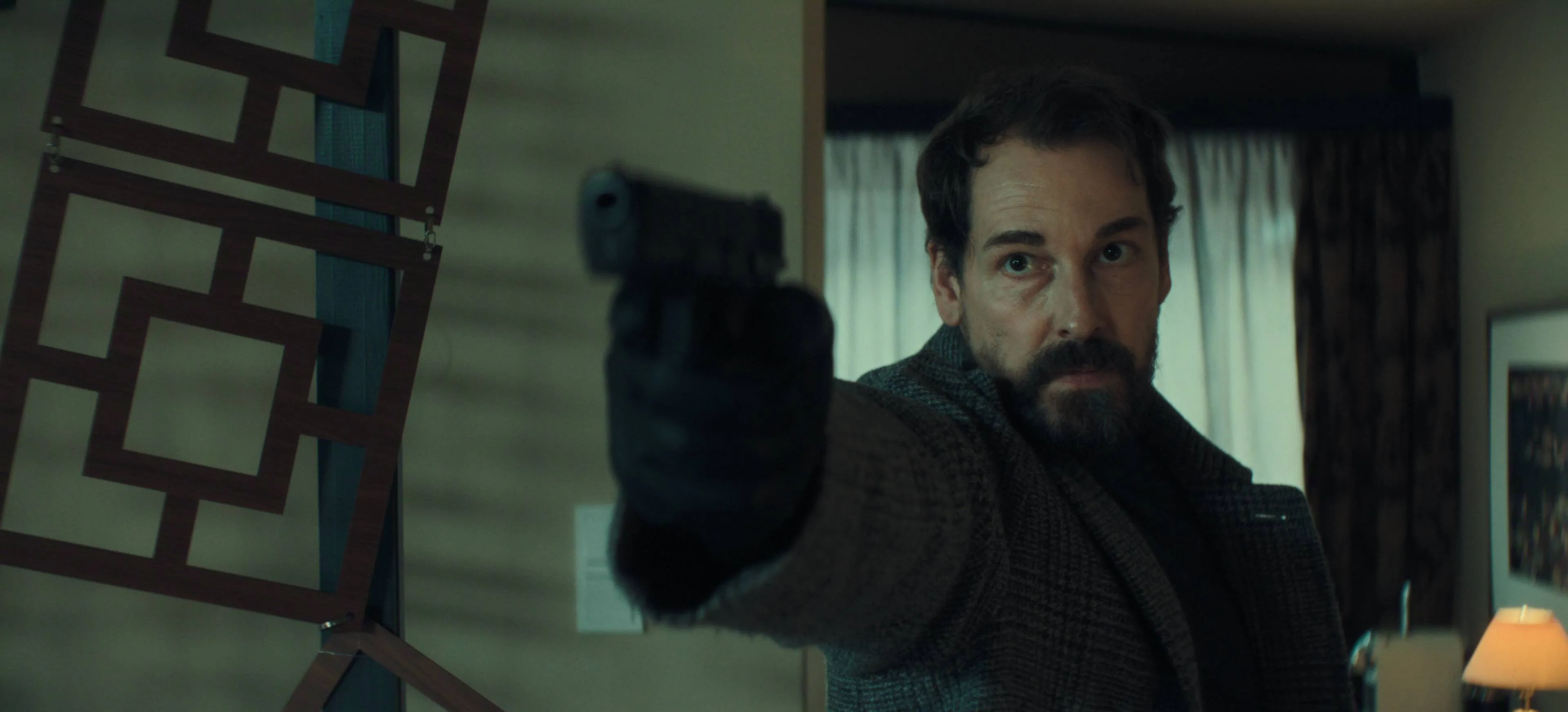 Unfamiliar_n_S1_E5_00_04_55_22