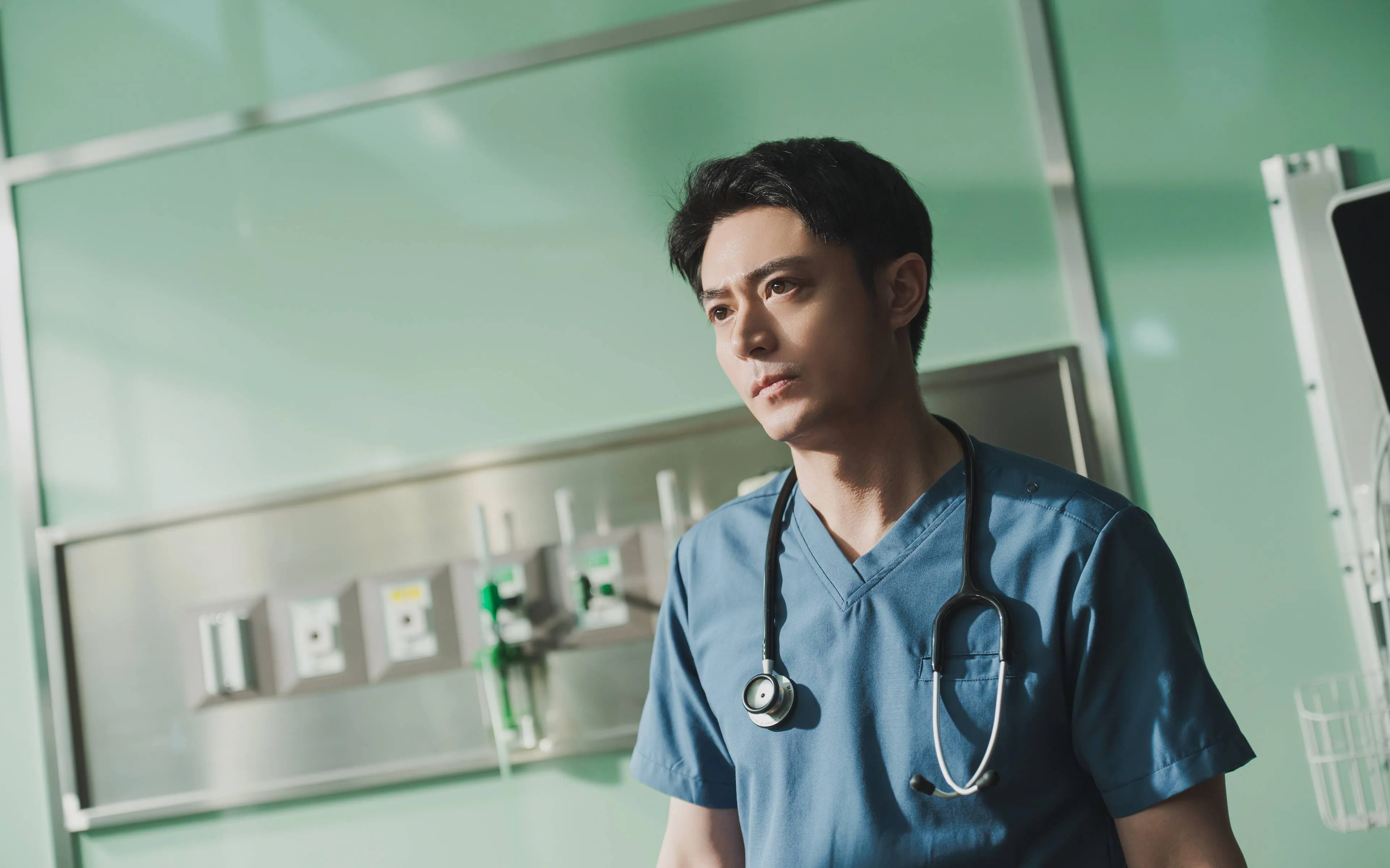 Netflix onthult eerste beelden van nieuwe ziekenhuisserie 'Miracles of the ER'