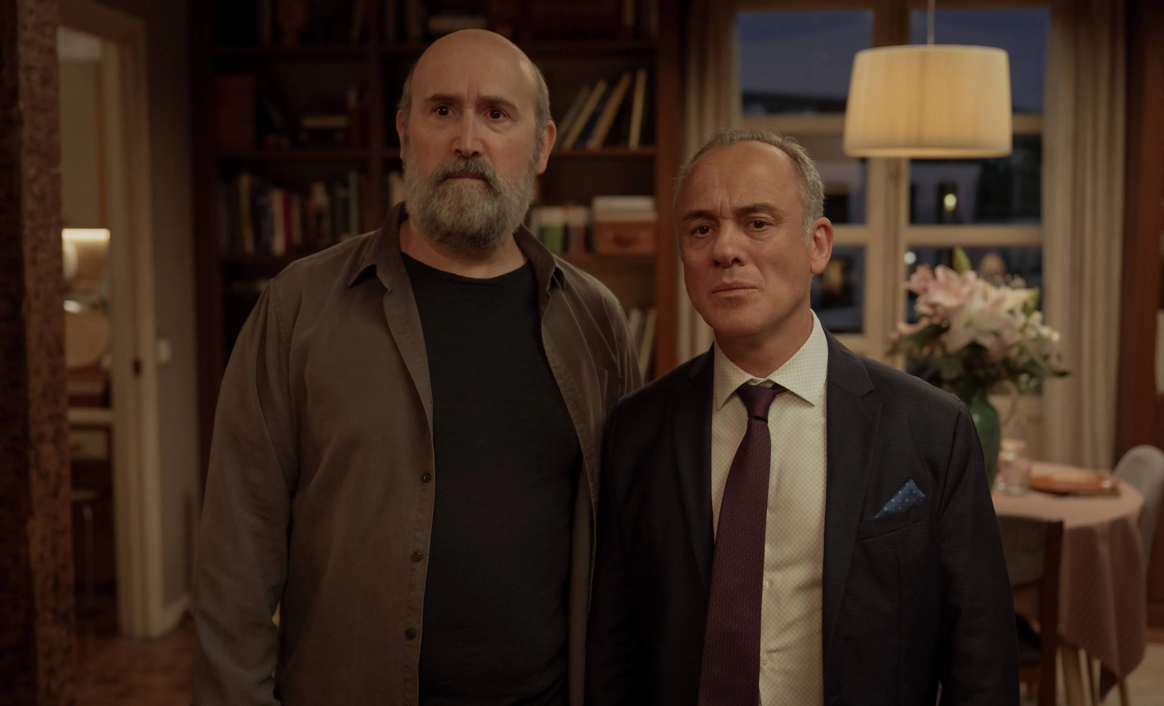 Nieuw Spaans Netflix-drama met 'Narcos'-acteur vanaf vandaag te streamen