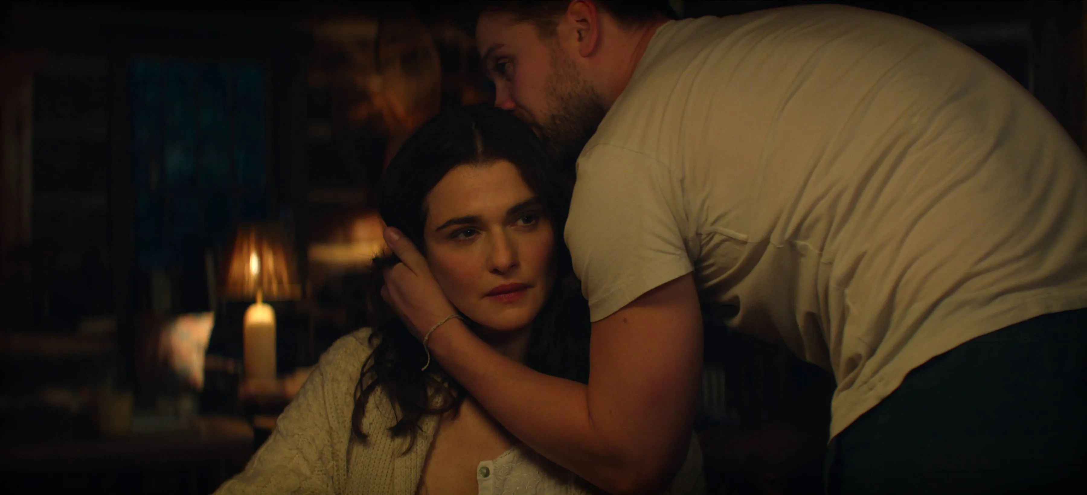 Netflix deelt eerste trailer van nieuwe miniserie met Rachel Weisz: 'Vladimir'