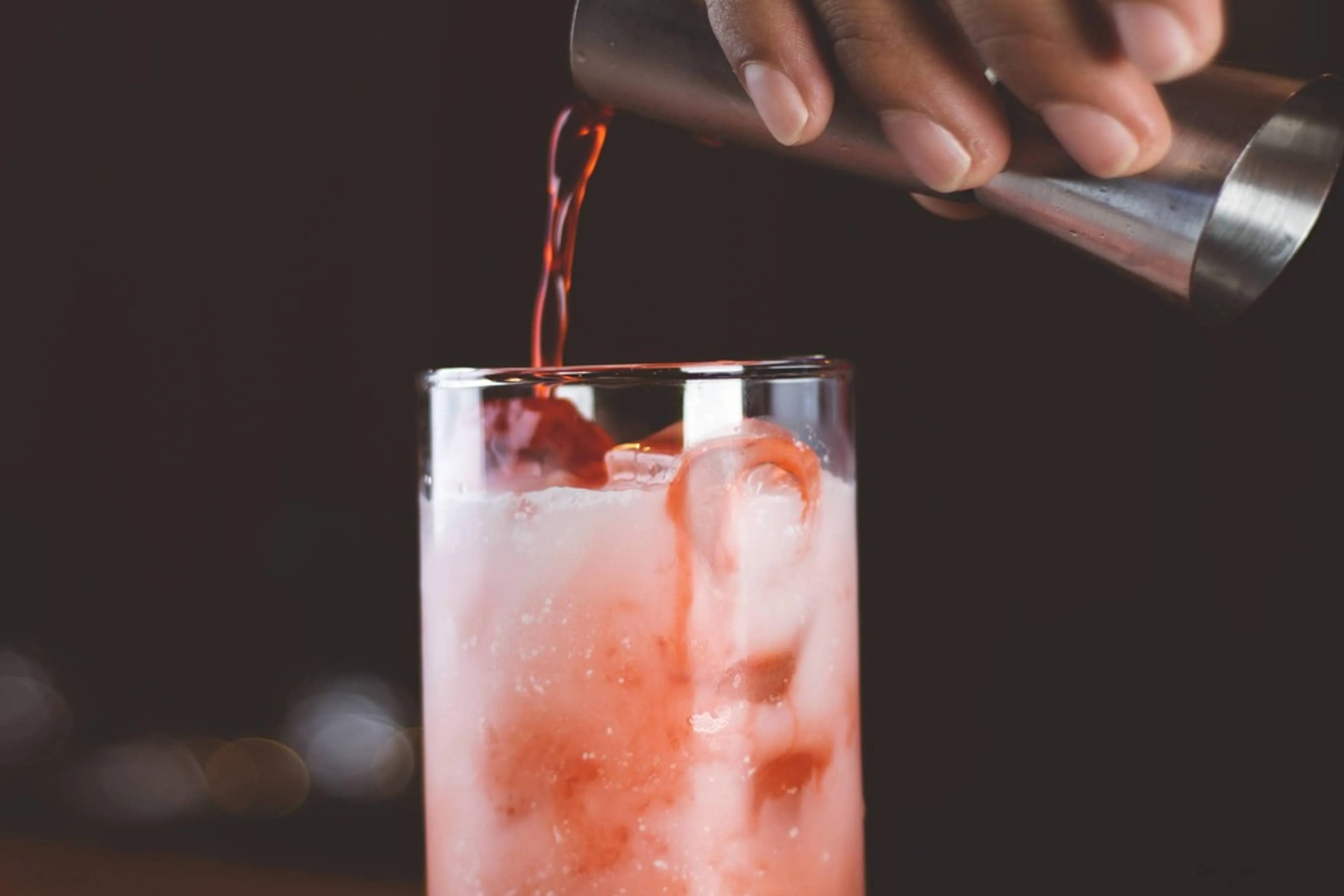 Zin in een biertje, maar ook zin ineen cocktail? Maak dan de Americano IPA cocktail (recept)