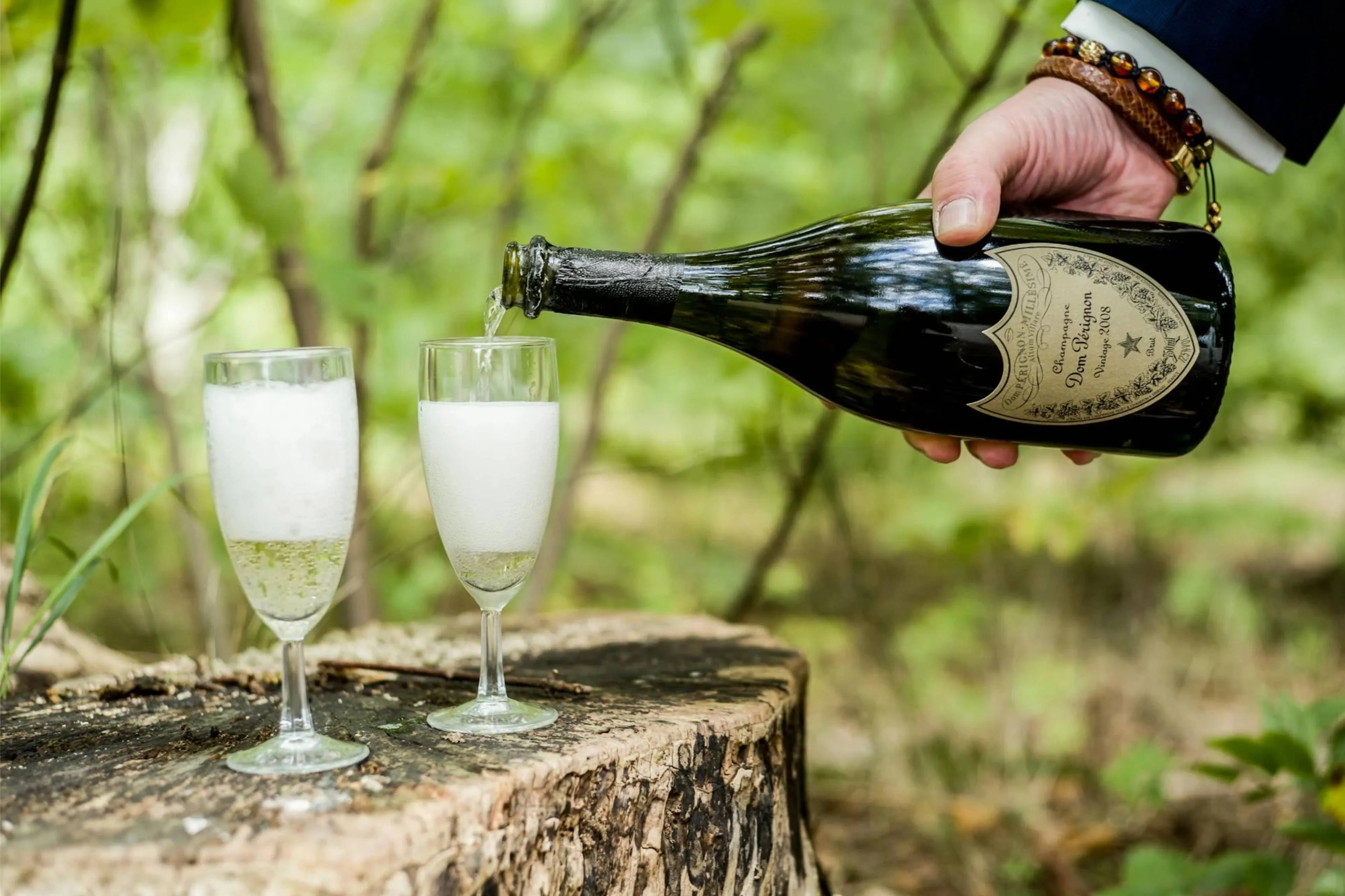 Wist je dat Guus Meeuwis in de nieuwe film Champagne zit?