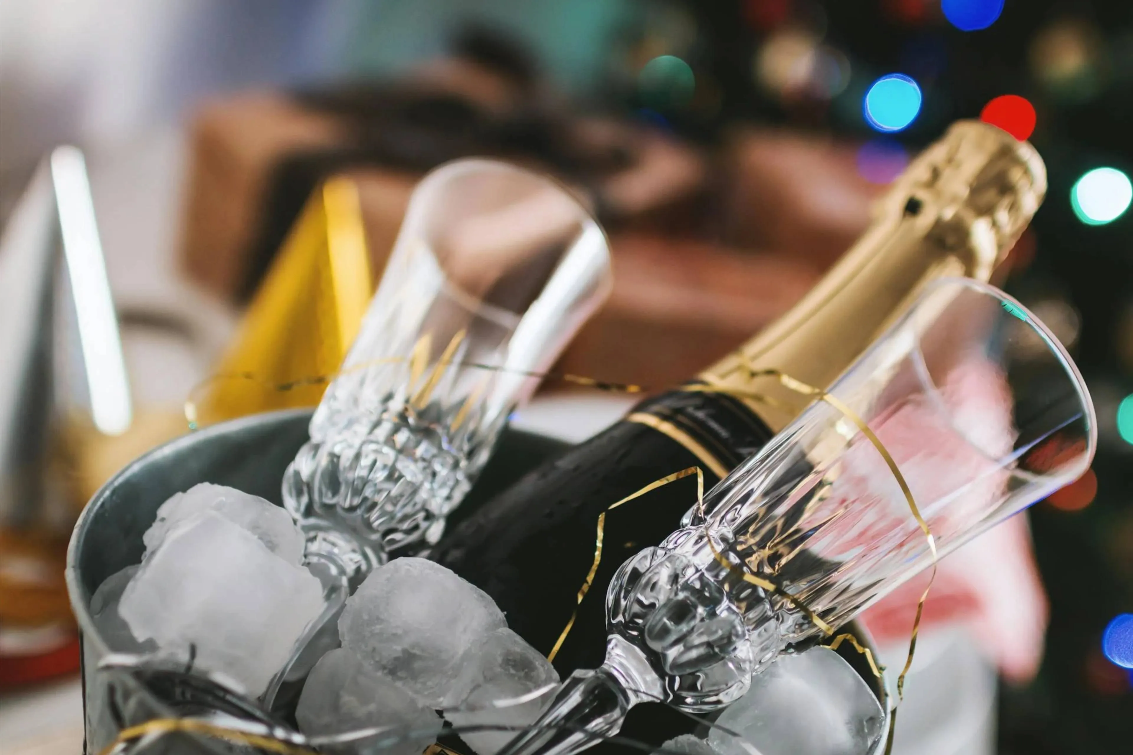 Door witte wijn en champagne te drinken kun je het risico op een hartstilstand verlagen