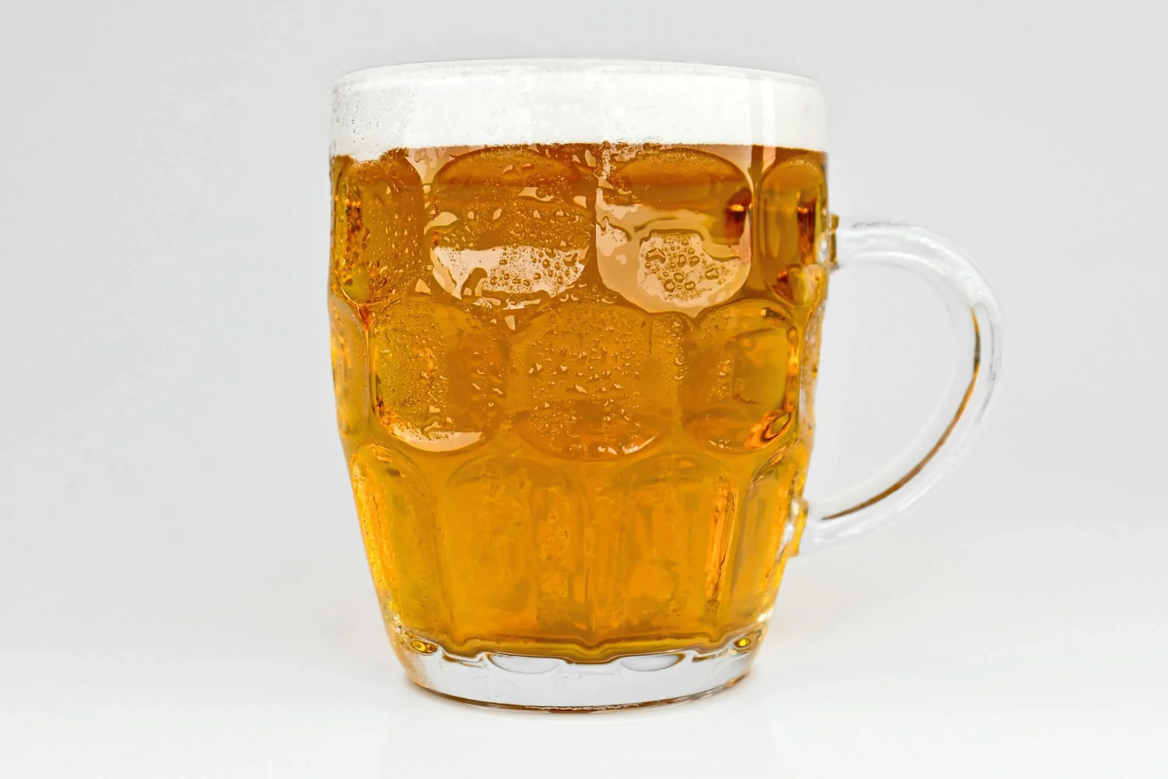 Twee broers en Tourist LeMC brengen samen alcoholvrij bier uit