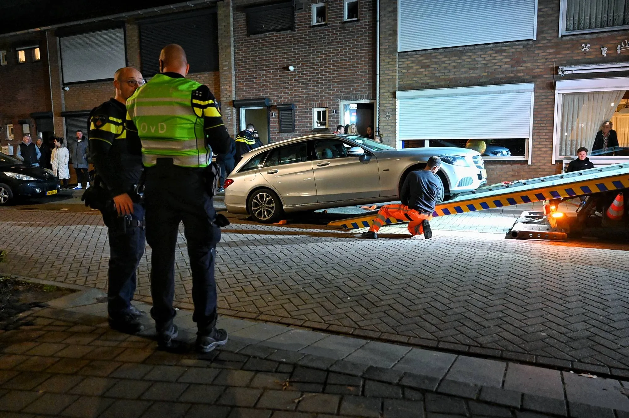 6fe7d663-6717-4d03-b21e-e102229aa32f