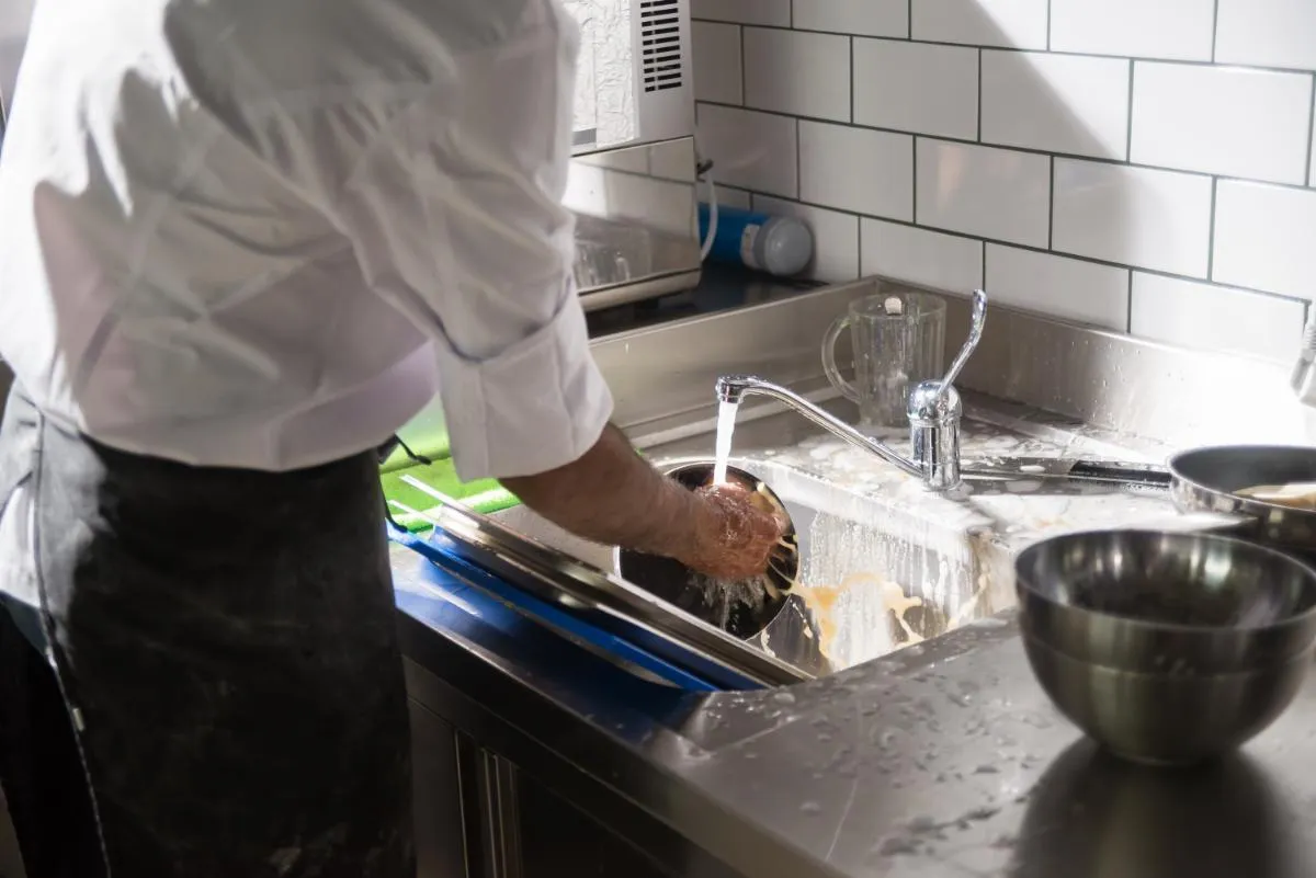 Veel mensen vergeten deze plekken in de keuken tijdens hun poetsroutine