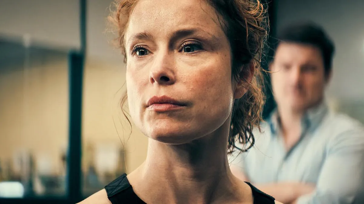 Netflix-kijkers in de ban van inspecteur die eigen trauma's onder ogen moet zien bij moord op jong meisje: "Zeer goede serie"