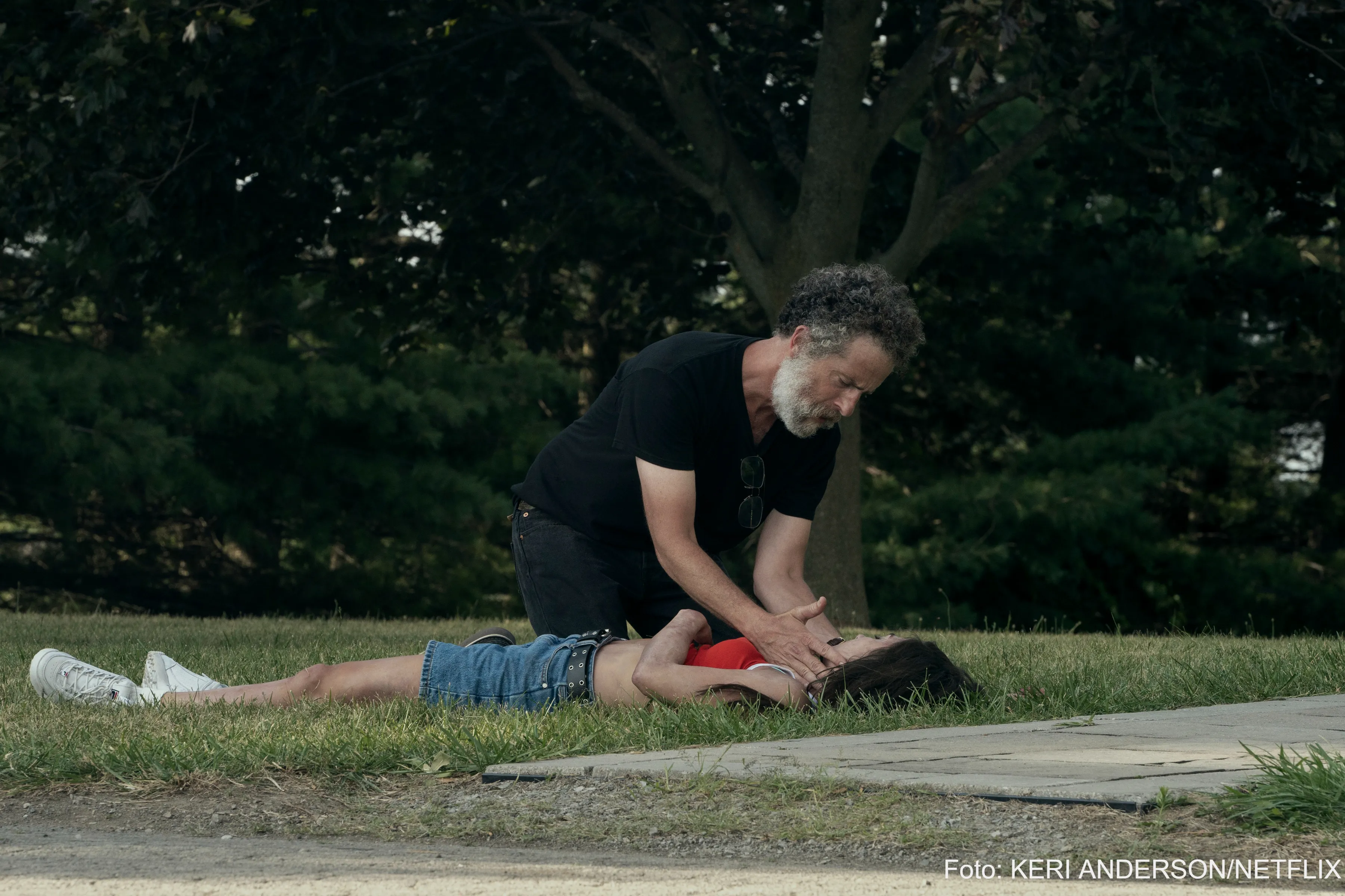 Kijkers zwaar aangeslagen na het kijken van provocerende dramaserie op Netflix: “Het maakt me boos”
