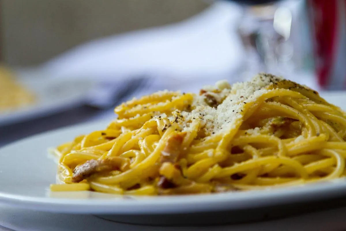 Snel, simpel en supergoedkoop: Maak in 15 minuten deze lekkere pasta