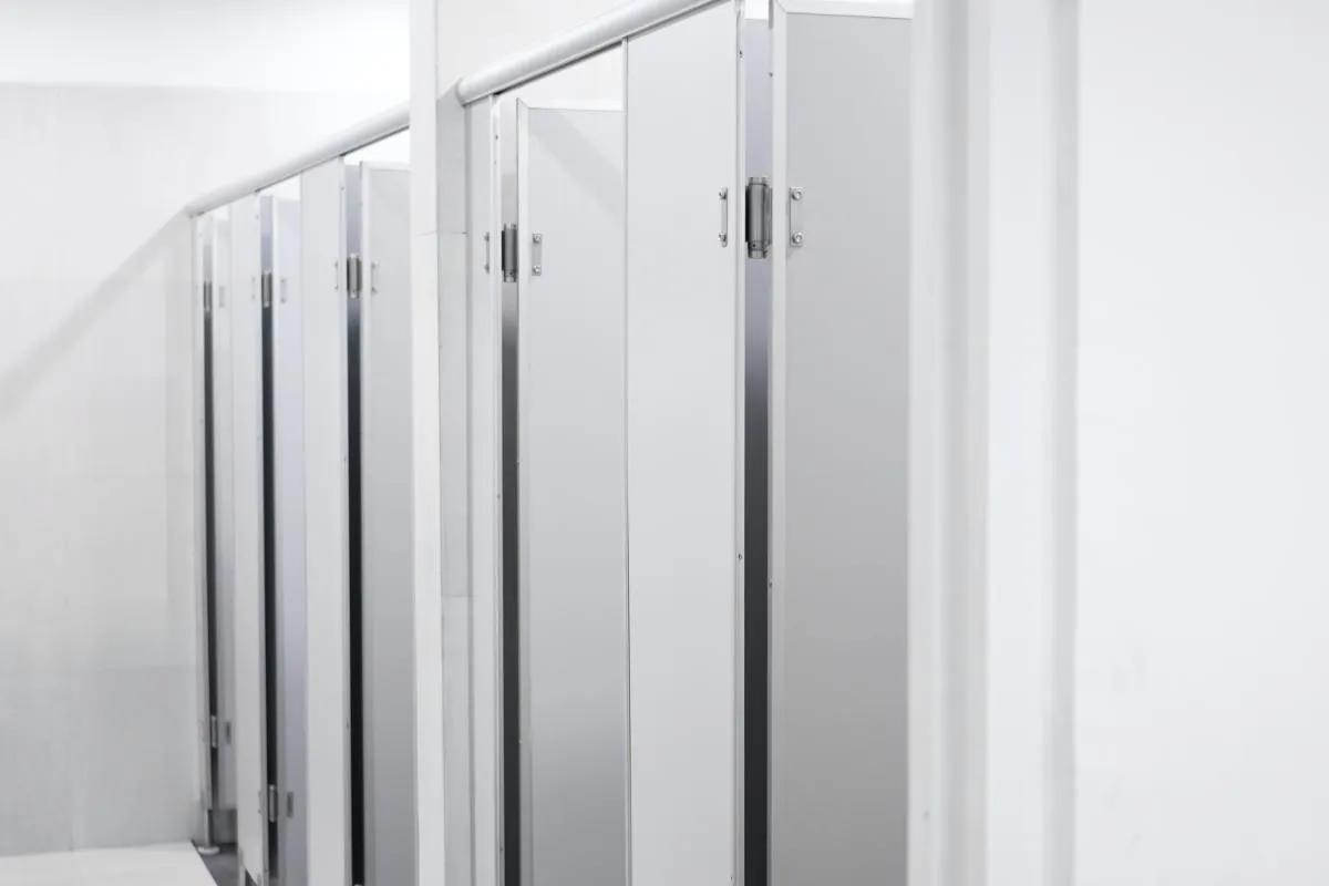 Kan je daadwerkelijk ziekten oplopen door op een wc-bril te gaan zitten?