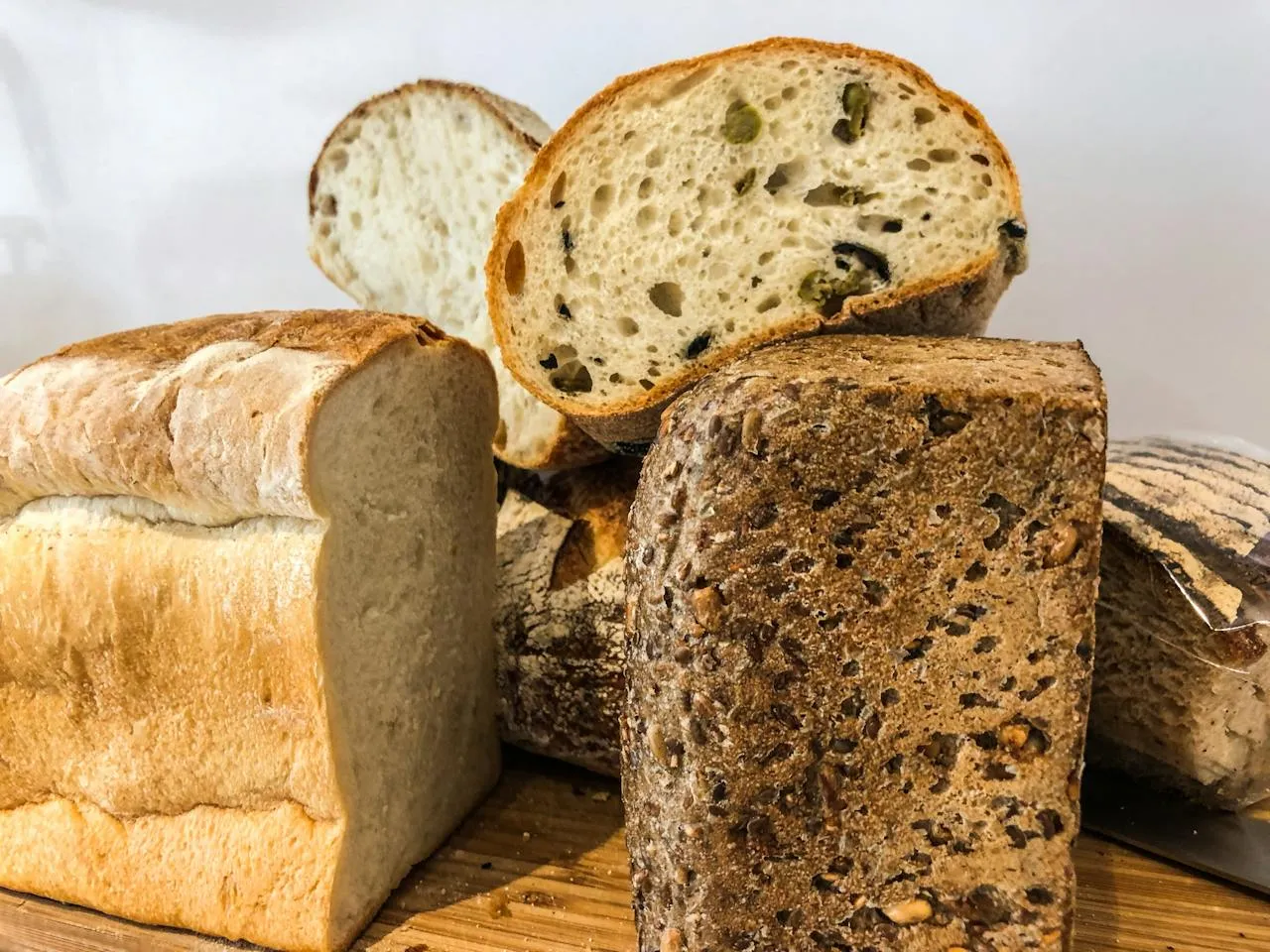 Hoe kan je je brood langer vers houden? Met deze simpele tip lukt het zonder problemen