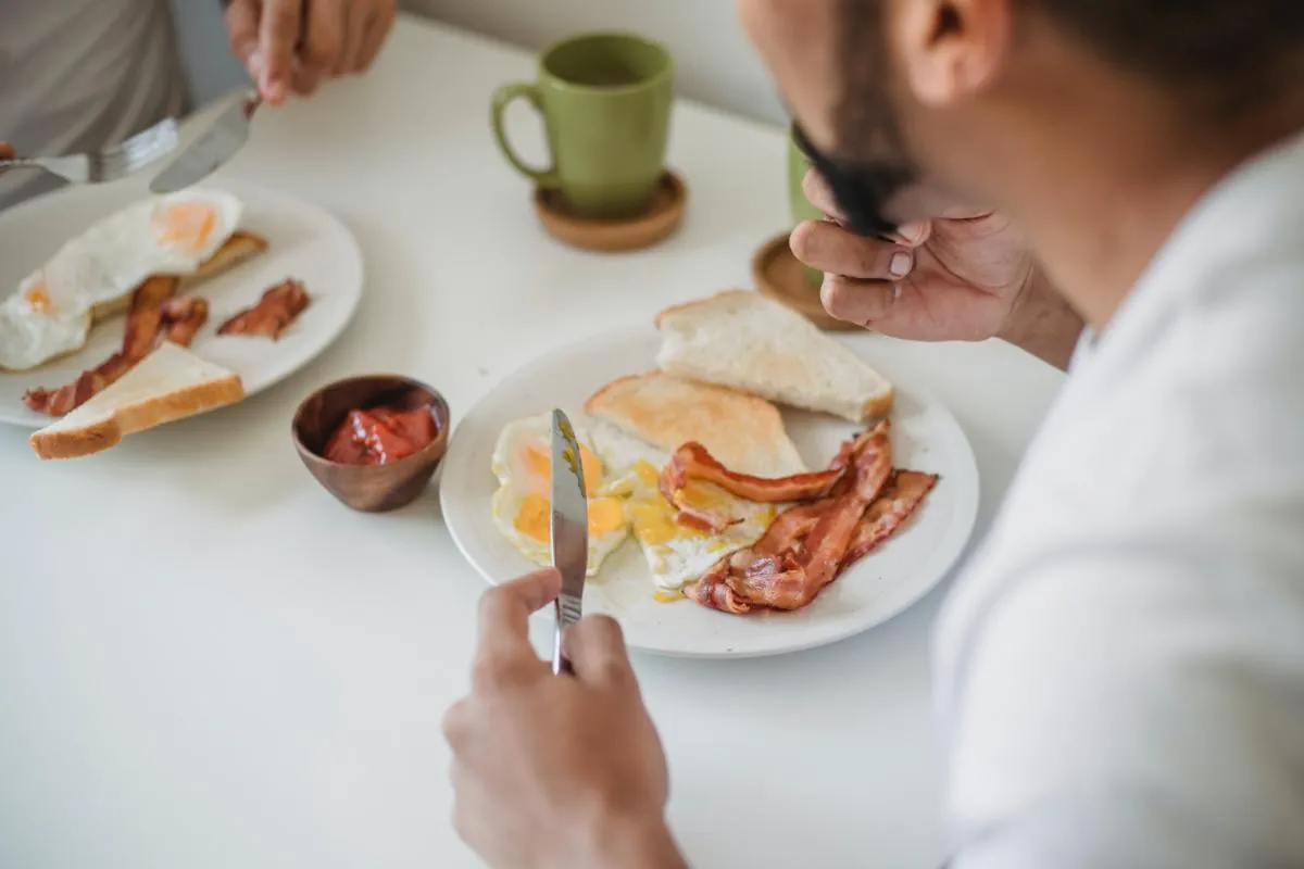 Is je ontbijt overslaan echt zo'n ramp? Mythes en feiten over verrregaande negatieve gevolgen voor je lichaam