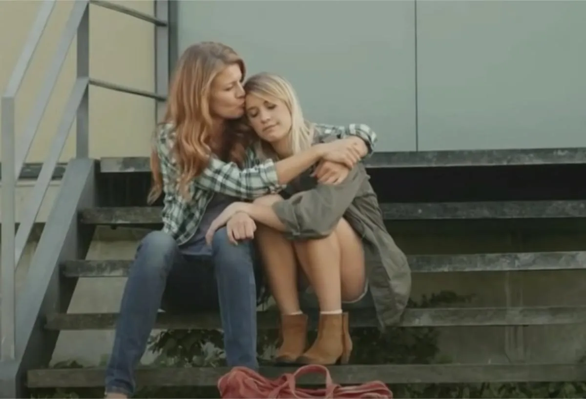 Hilarische en hartverwarmende Deense serie op Netflix die je niet mag missen: "Een van de betere, was verslaafd!”