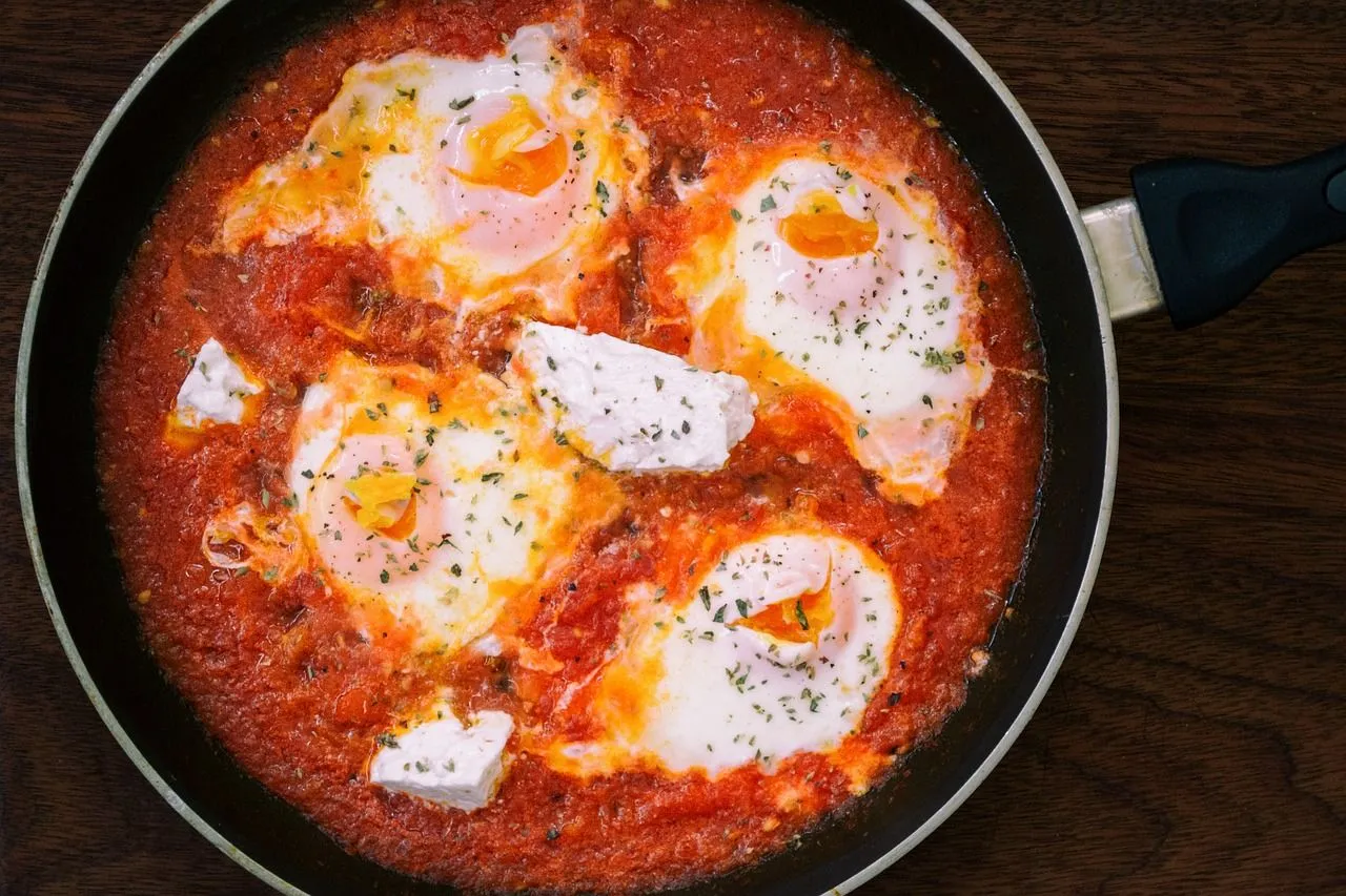 Dit Griekse eigerecht zal je doen watertanden: Eenvoudig recept, smaakvol en snel klaar!