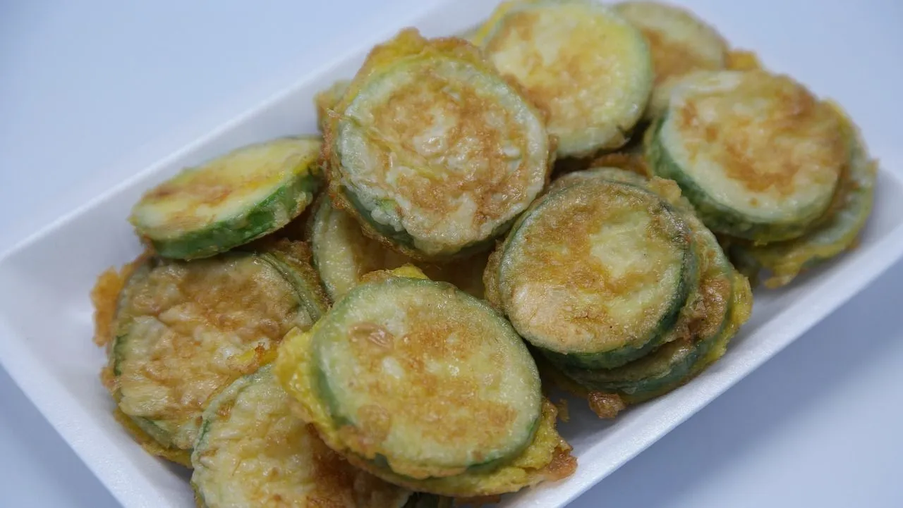 koreaans gebakken courgette courgette groenten eten