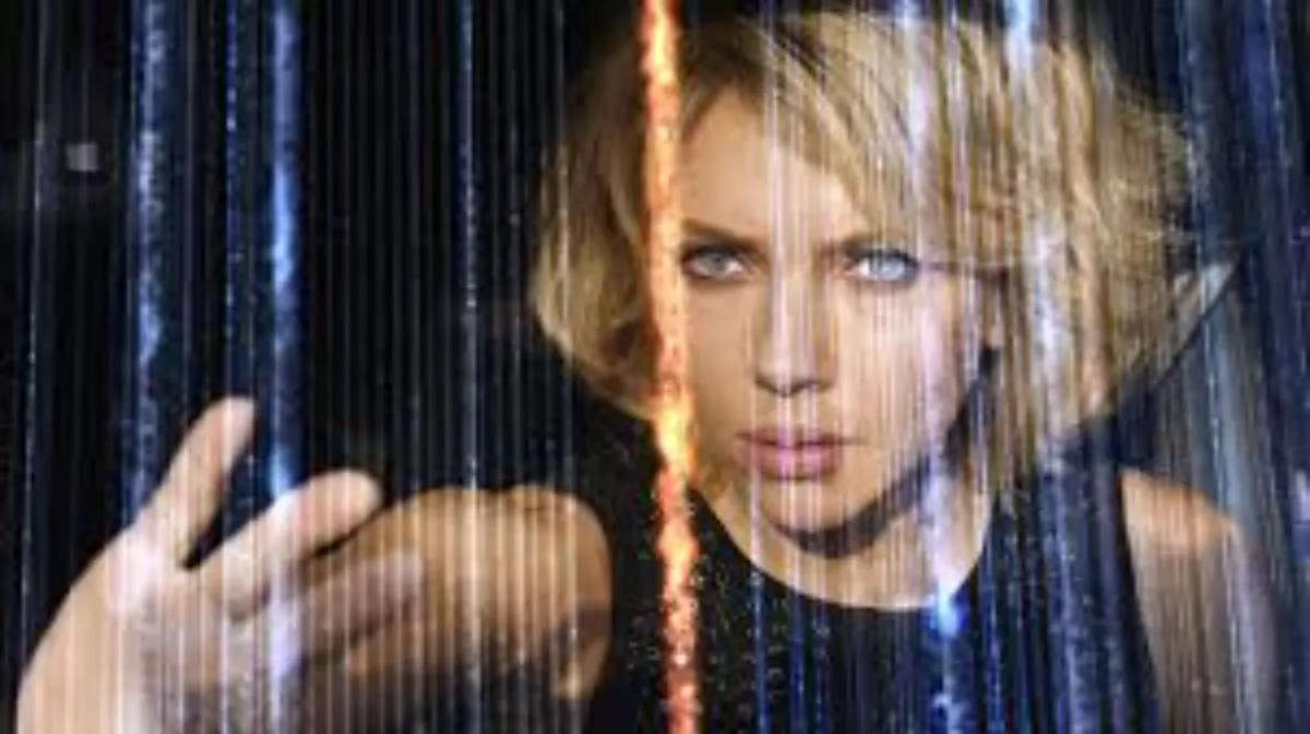 Johansson en Freeman schitteren als een winnend team in  een verborgen filmparel op Netflix
