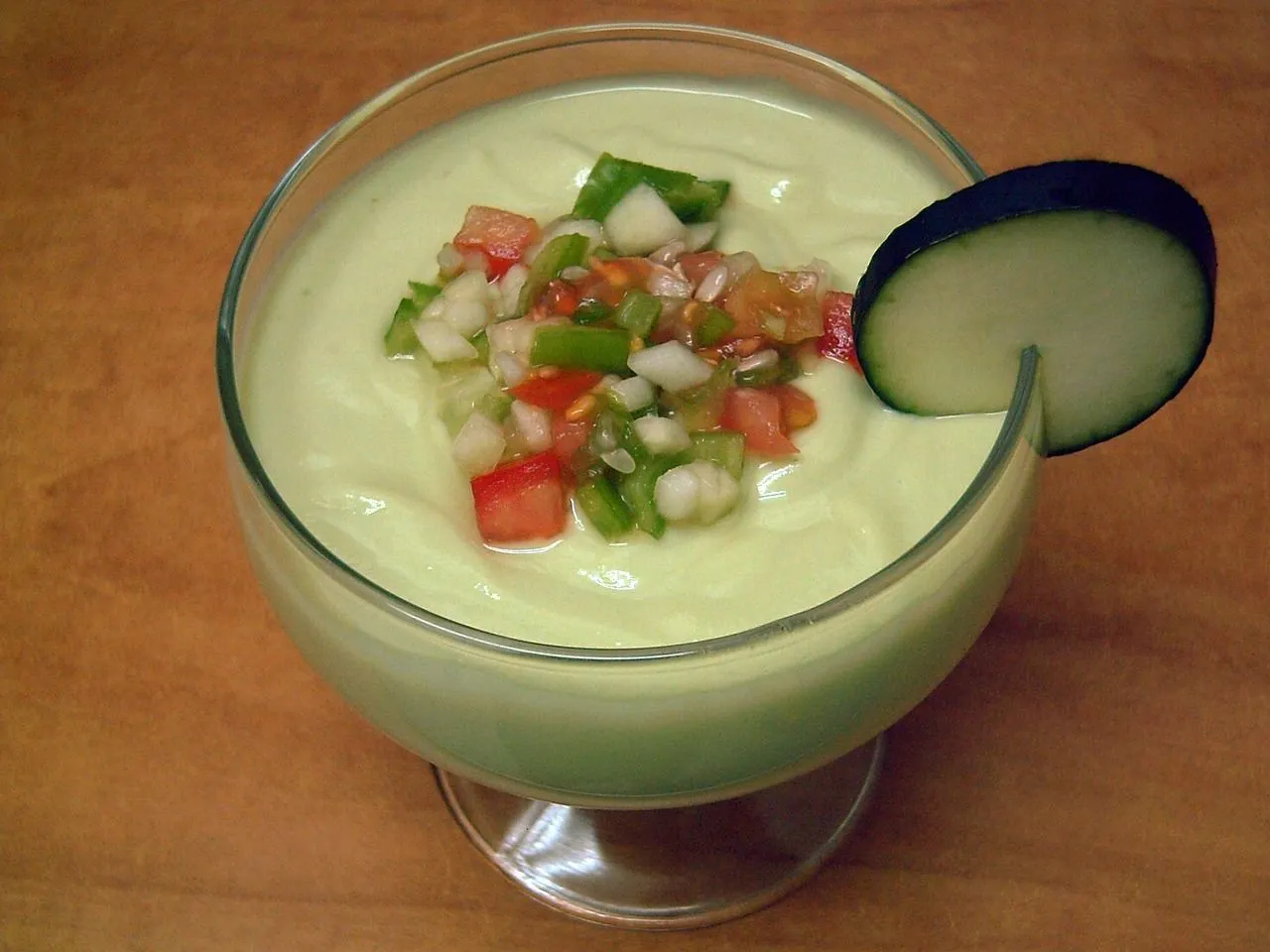 Ervaar Spaanse traditie met een twist: Avocado gazpacho recept, verfrissend gezond
