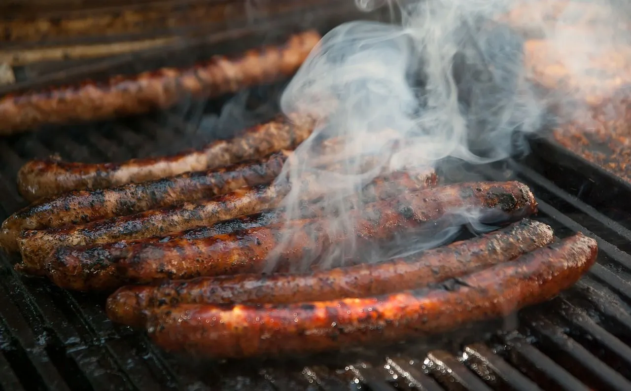 Iedereen kijkt tegen dit werk tegenop: Met deze tip maak je je barbecue grill schoon met weinig moeite