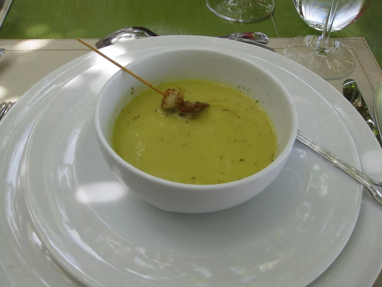 Oerdegelijke erwtensoep: Met dit extra ingrediënt maak je hem perfect en onweerstaanbaar lekker