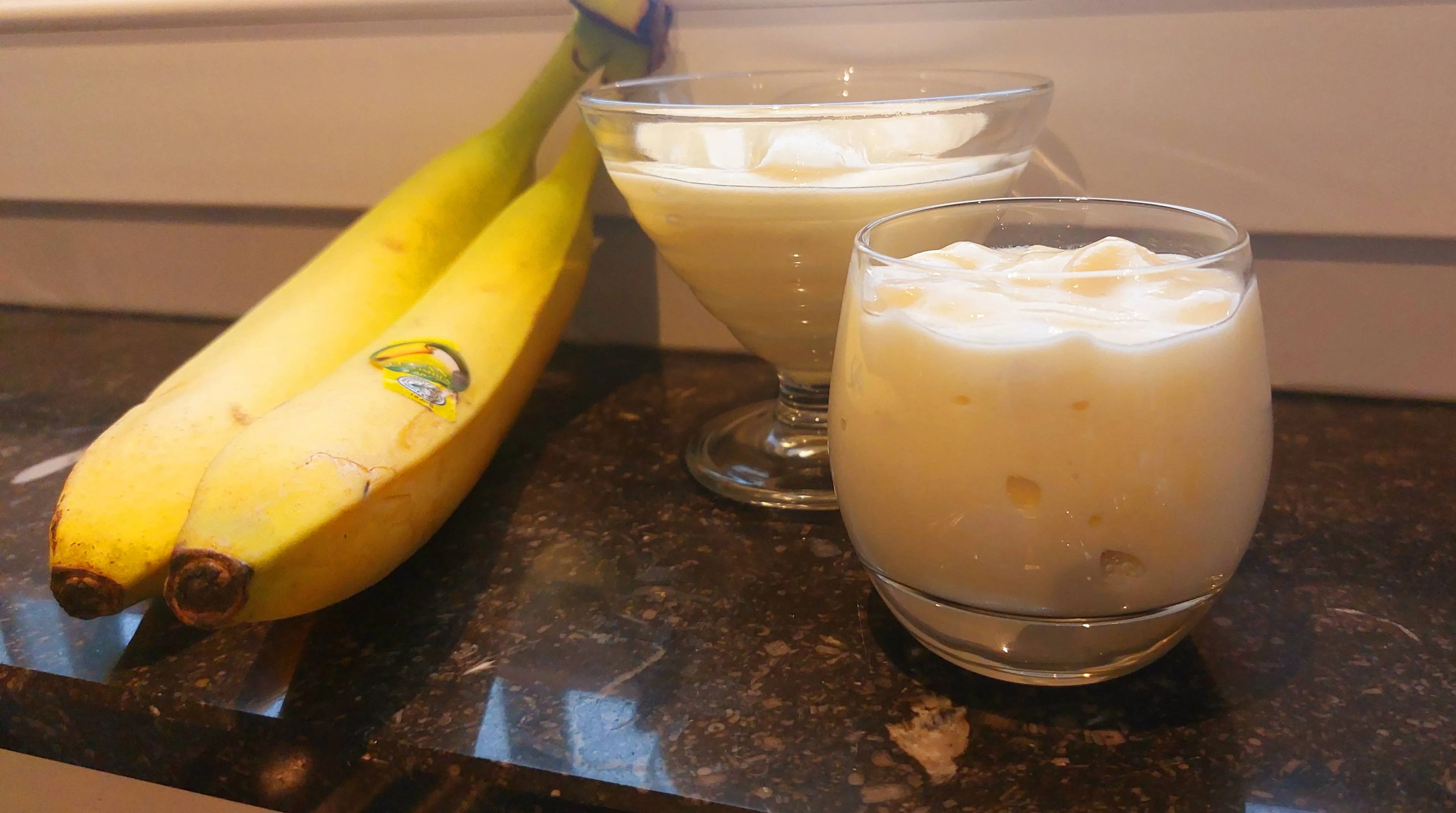 Onweerstaanbaar romig en fris dessert met banaan en een toets vanille: prikkelt je smaakpapillen bij elke hap!