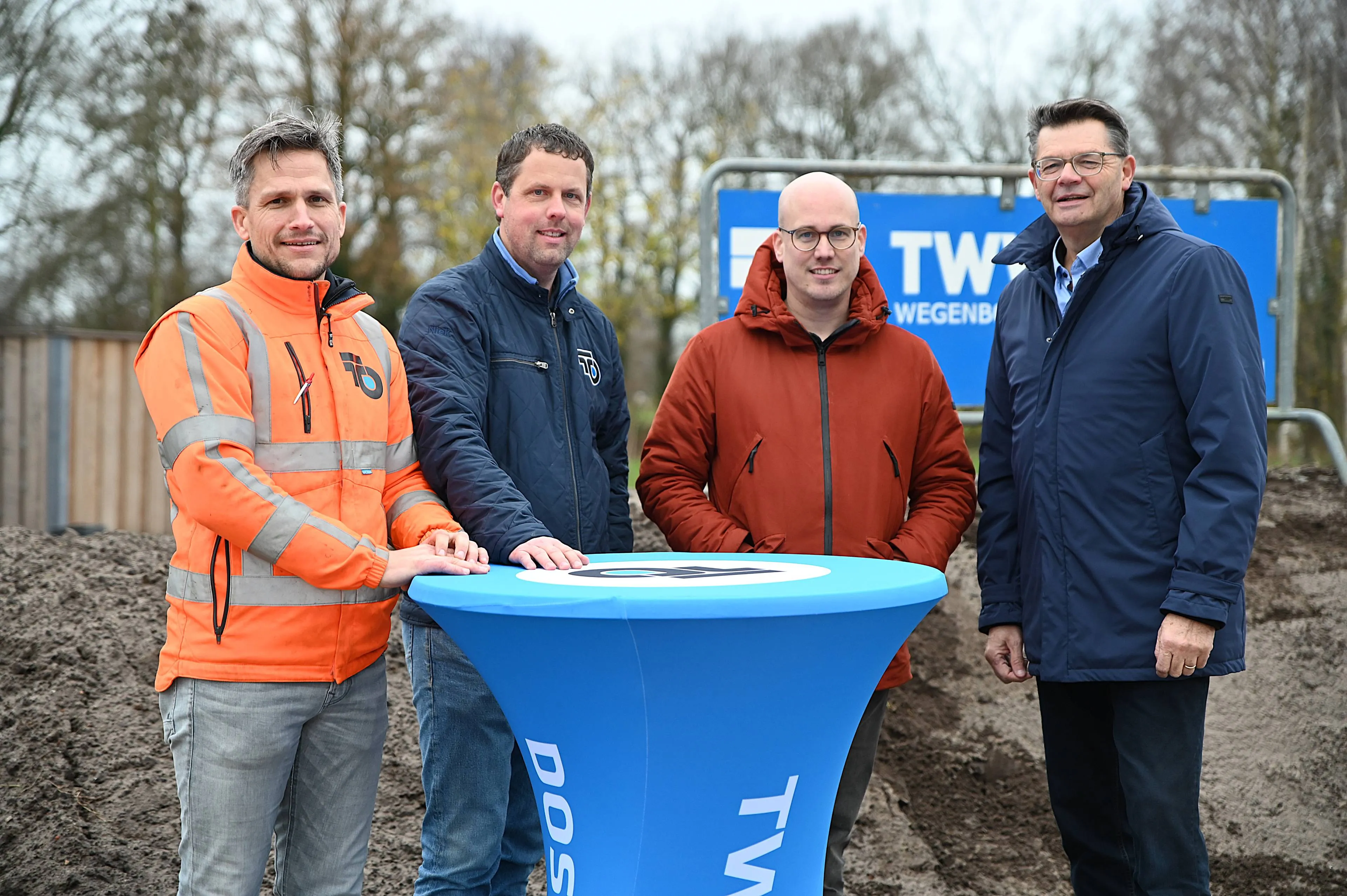 Medewerkers TWW, gemeente Tubbergen en wethouder