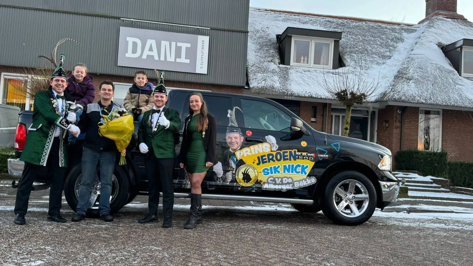 eb27dd38-dff3-4788-8795-54928599999d