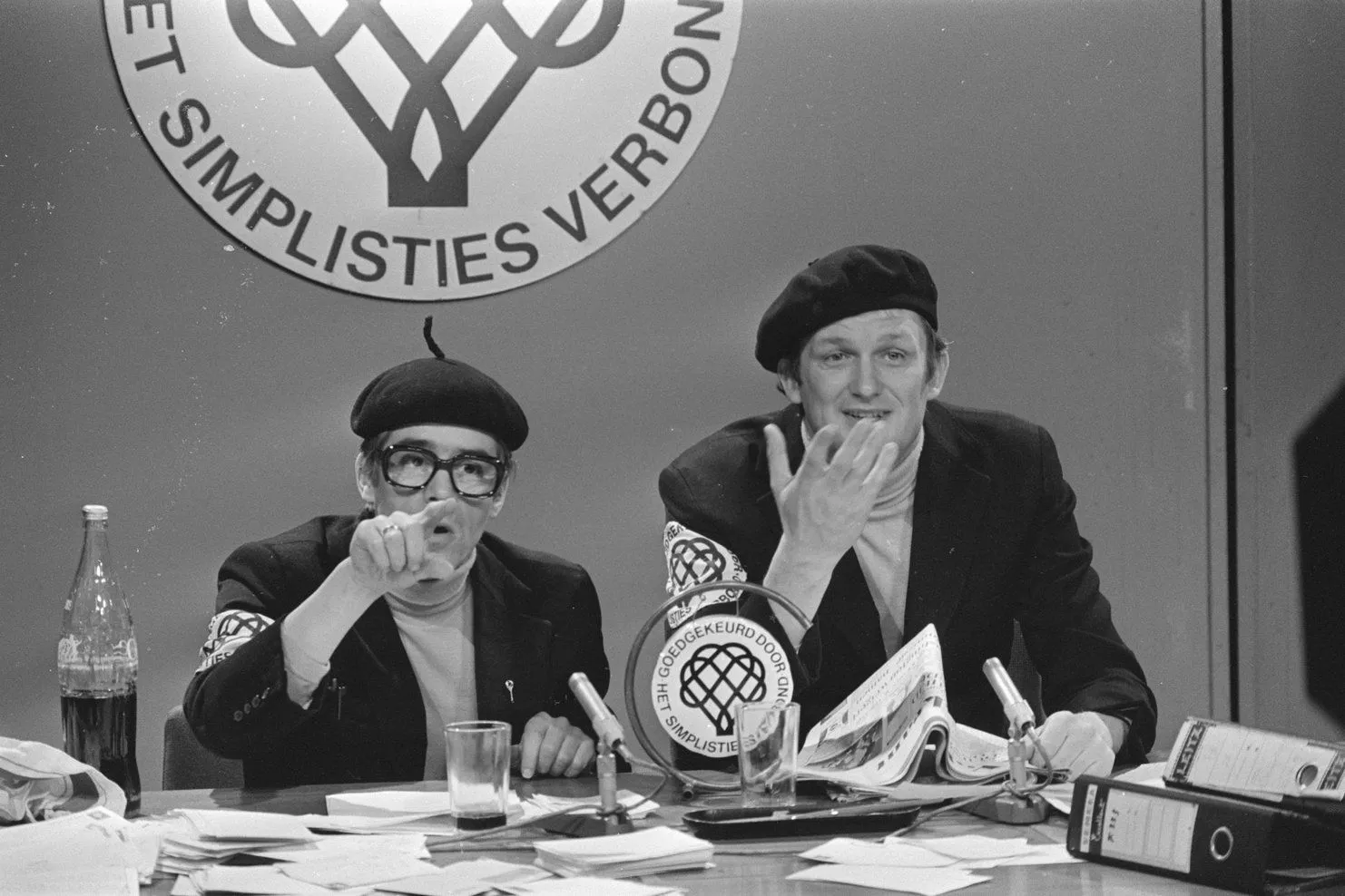 tv opnamen symplistisch verbond kees van kooten links en wim de bie tijdens bestanddeelnr 928 4214