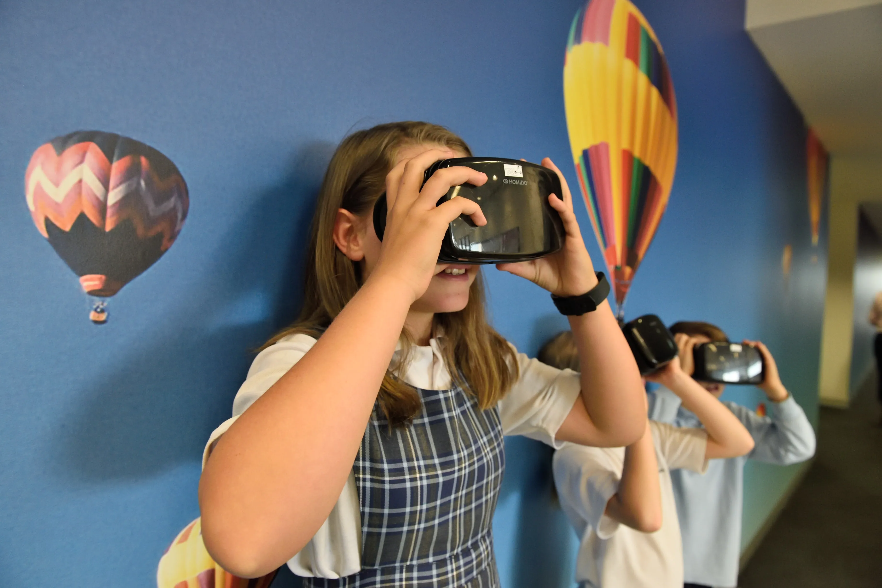 kinderen met vr brillen