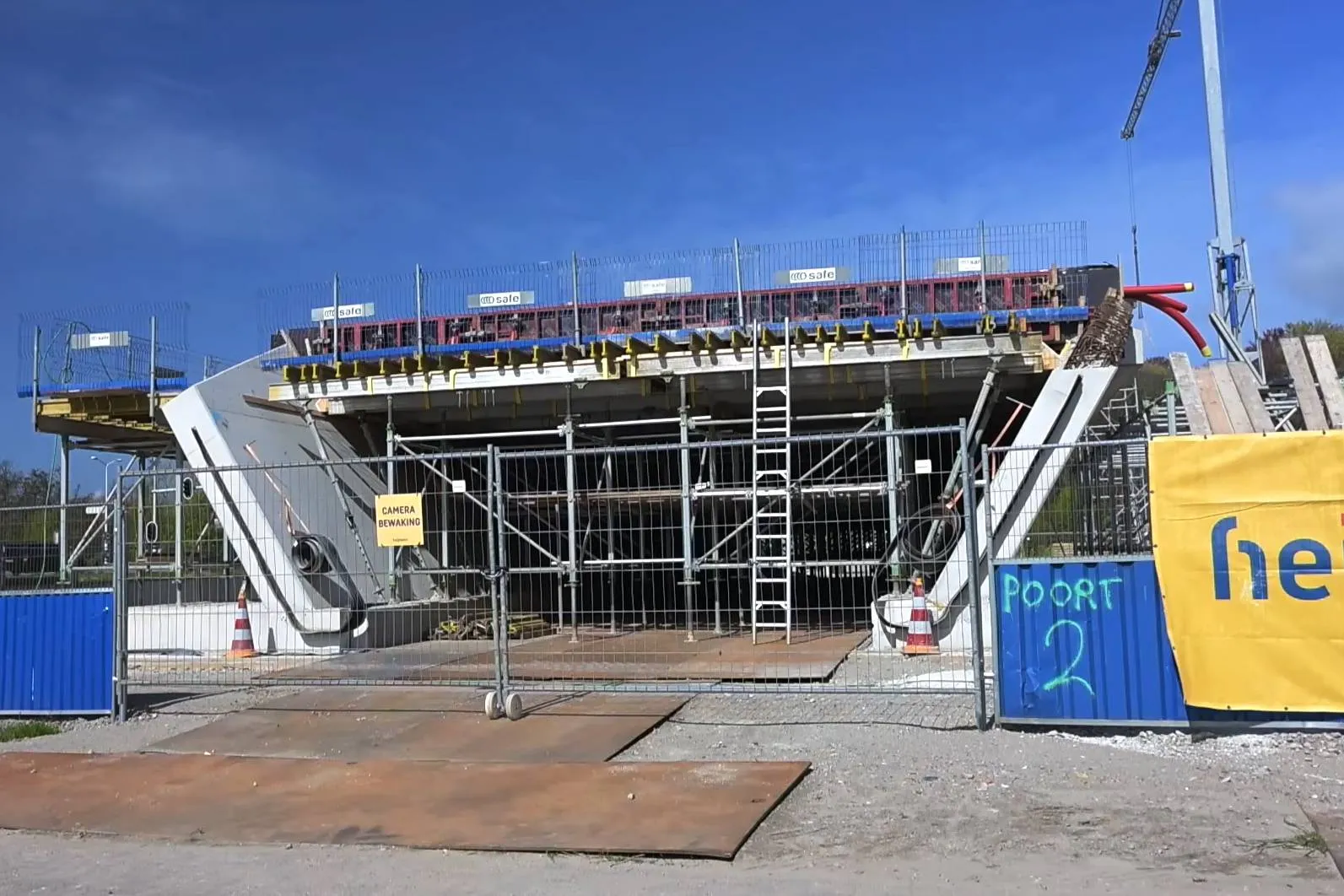 Naamloos-1VELSERTRAVERSE