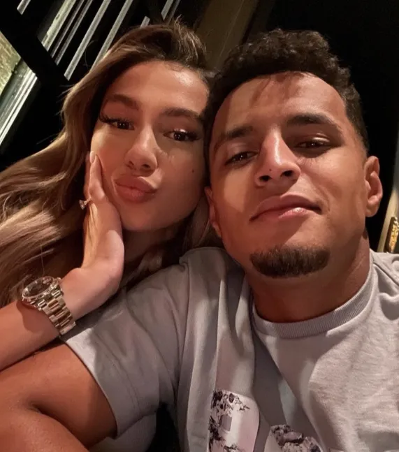 Wow: Mo Ihattaren en Yasmine zijn officieel getrouwd!