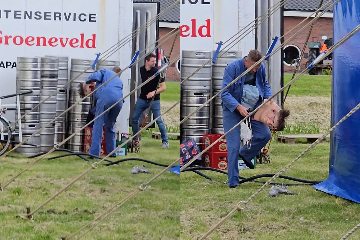 Huh, is dat nu Boer Harm zonder masker die zich om staat te kleden?