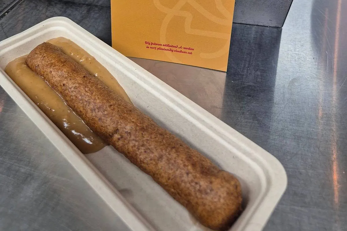 Snackbar-eigenaar doopt Jos Brinkie om tot Rob Jetten – en gaat viraal