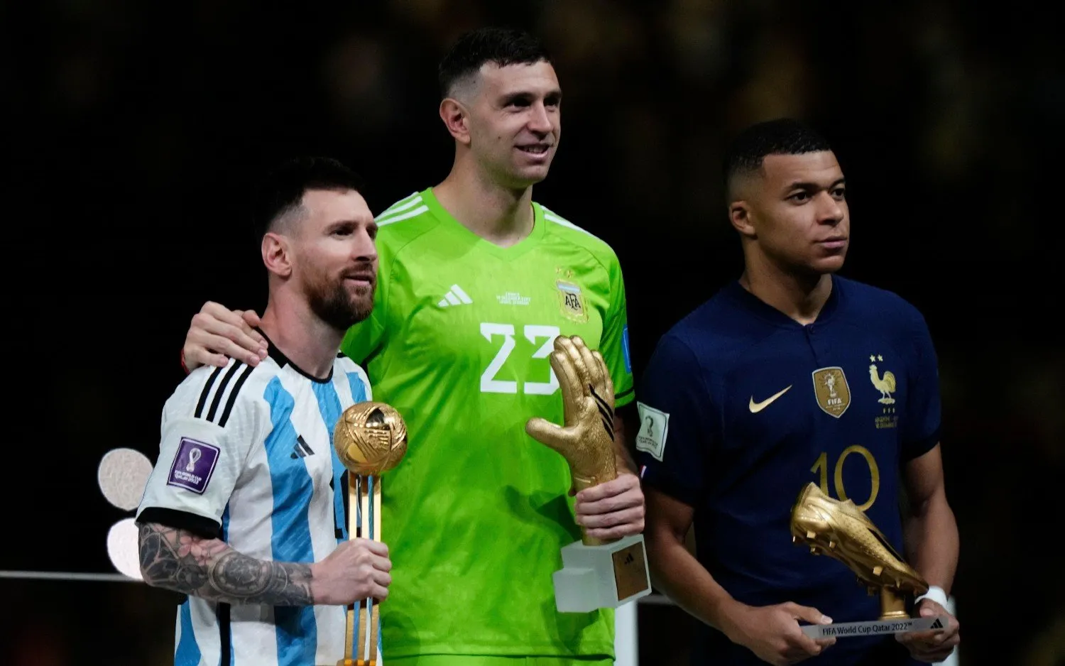 230101messimartinezmbappe