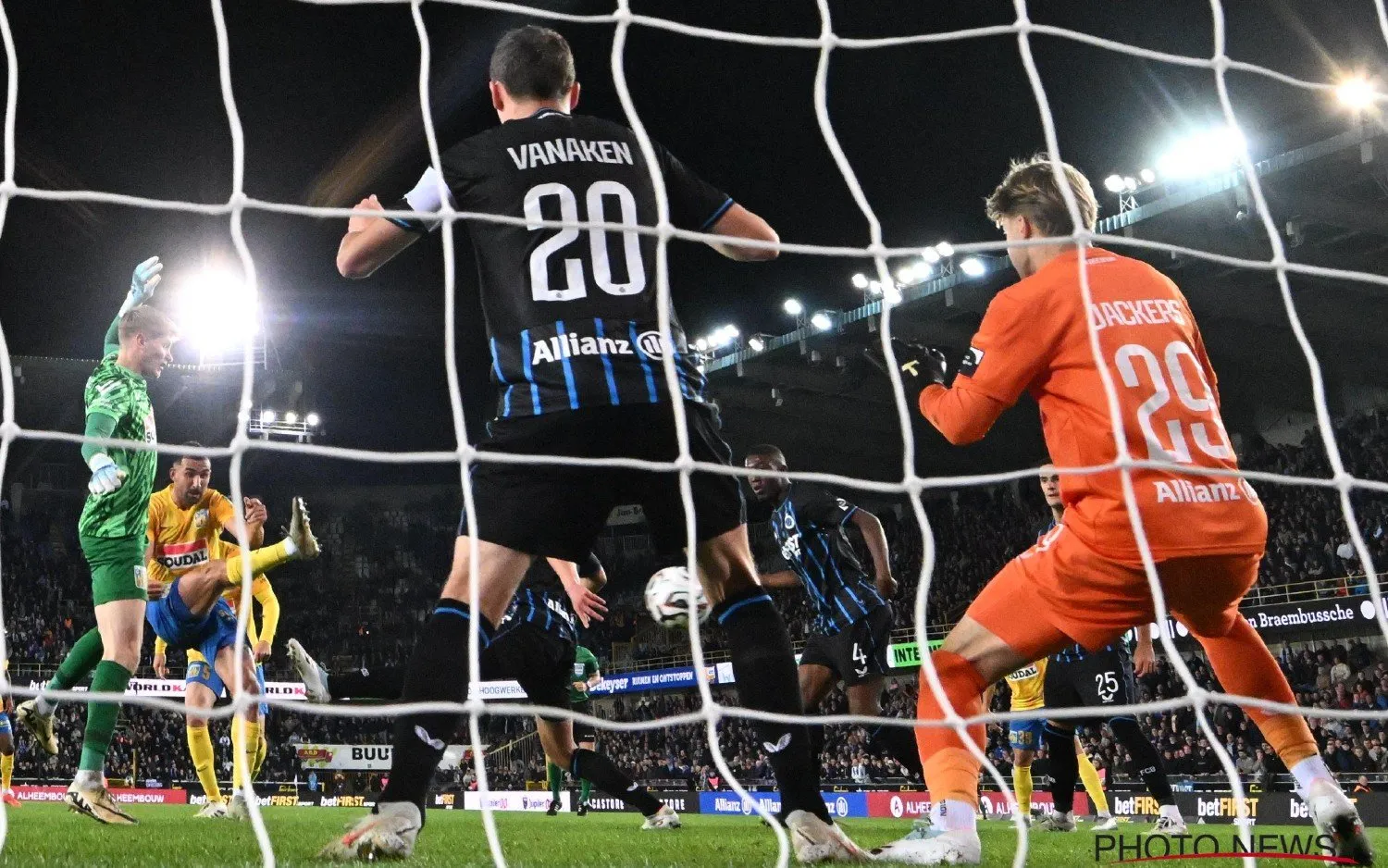 250925vanakenjackers