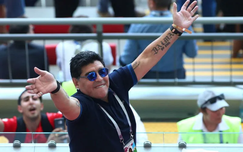 diego maradona bril