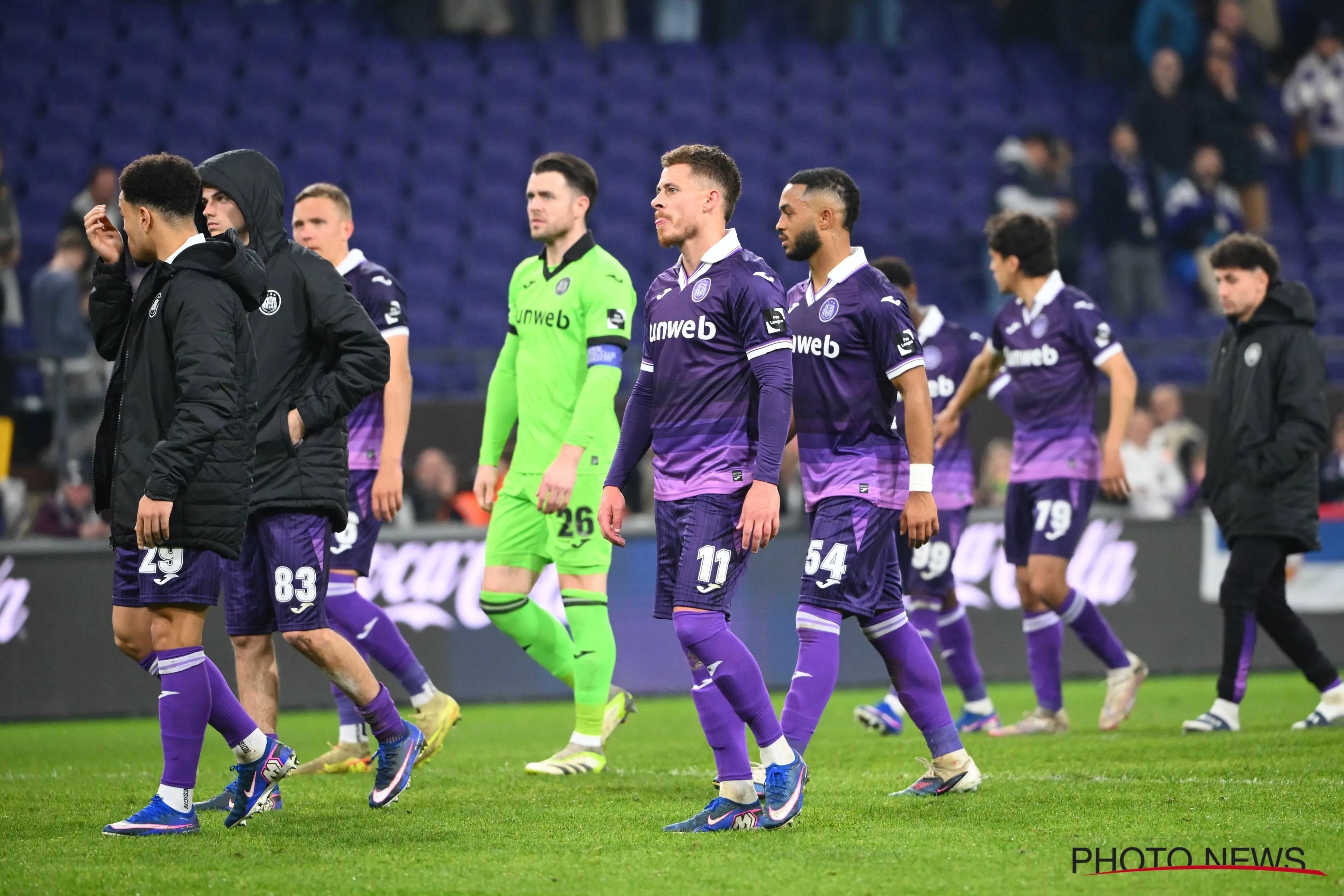 Razende Anderlecht-fans: "Stuur maar een bos bloemen naar La Louvière!"