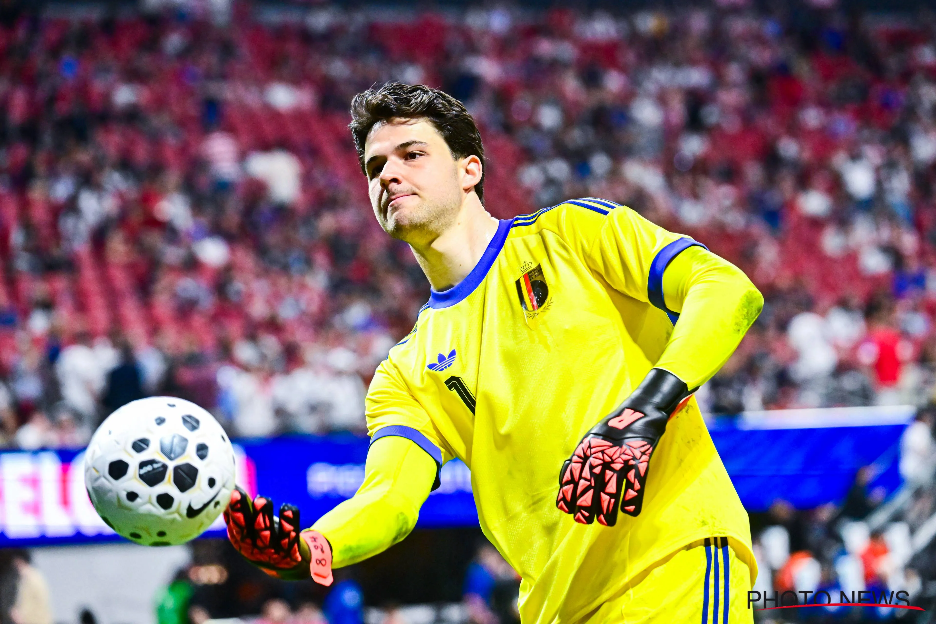 Thibaut Courtois leert harde les: Senne Lammens doet Real-doelman vergeten