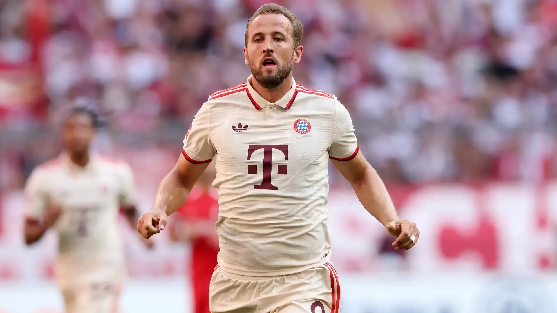 160924 harry kane of bayern munich looks on 1920jpg