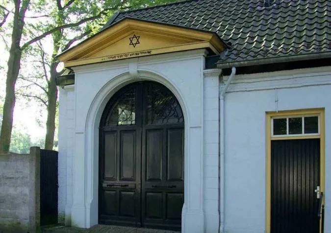 Joodse-begraafplaats-Berkenheuveldreef (Fred de Man)