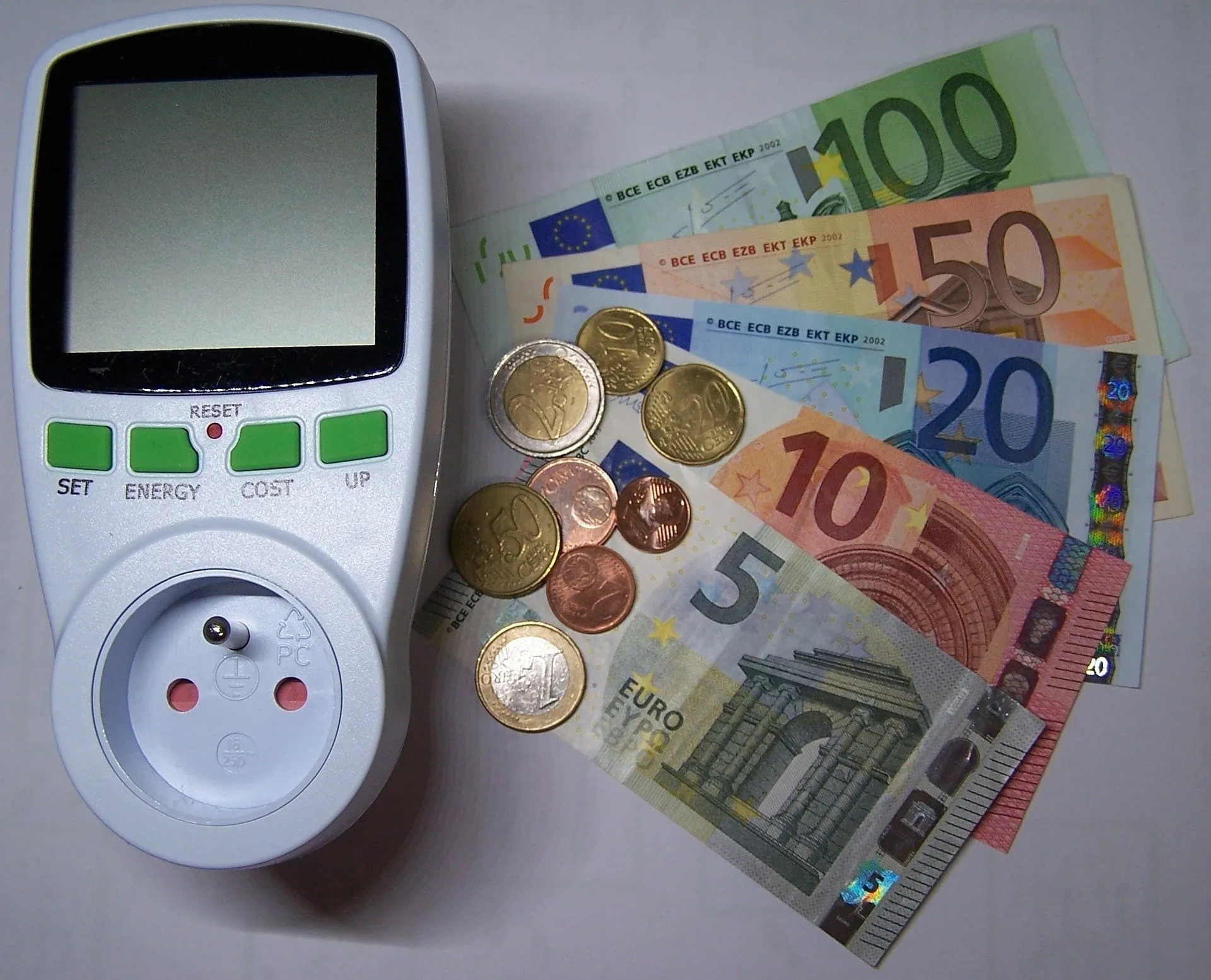 electricity costs g79682da06 1920