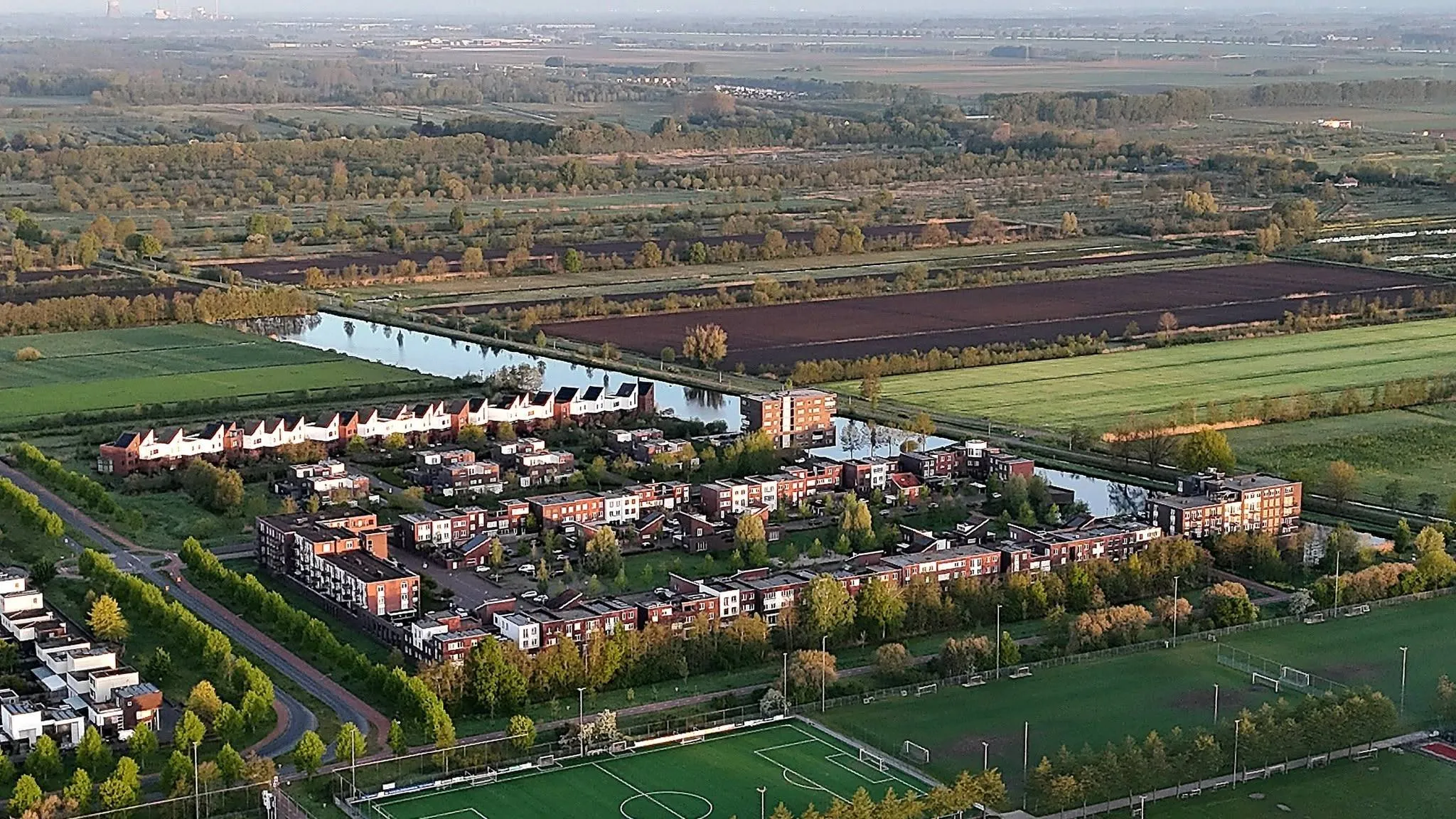 Coalitie kiest voor 2.500 woningen, meer handhaving en lagere lasten in Waalwijk