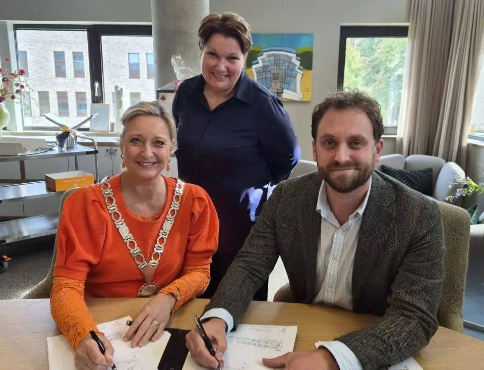 Ondertekening ontwikkeling Kropholler oost