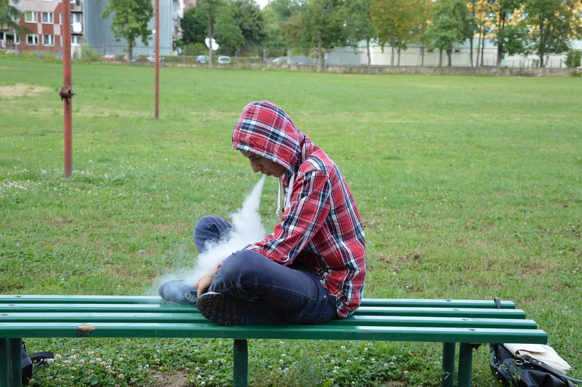 man vapen pixabay1920